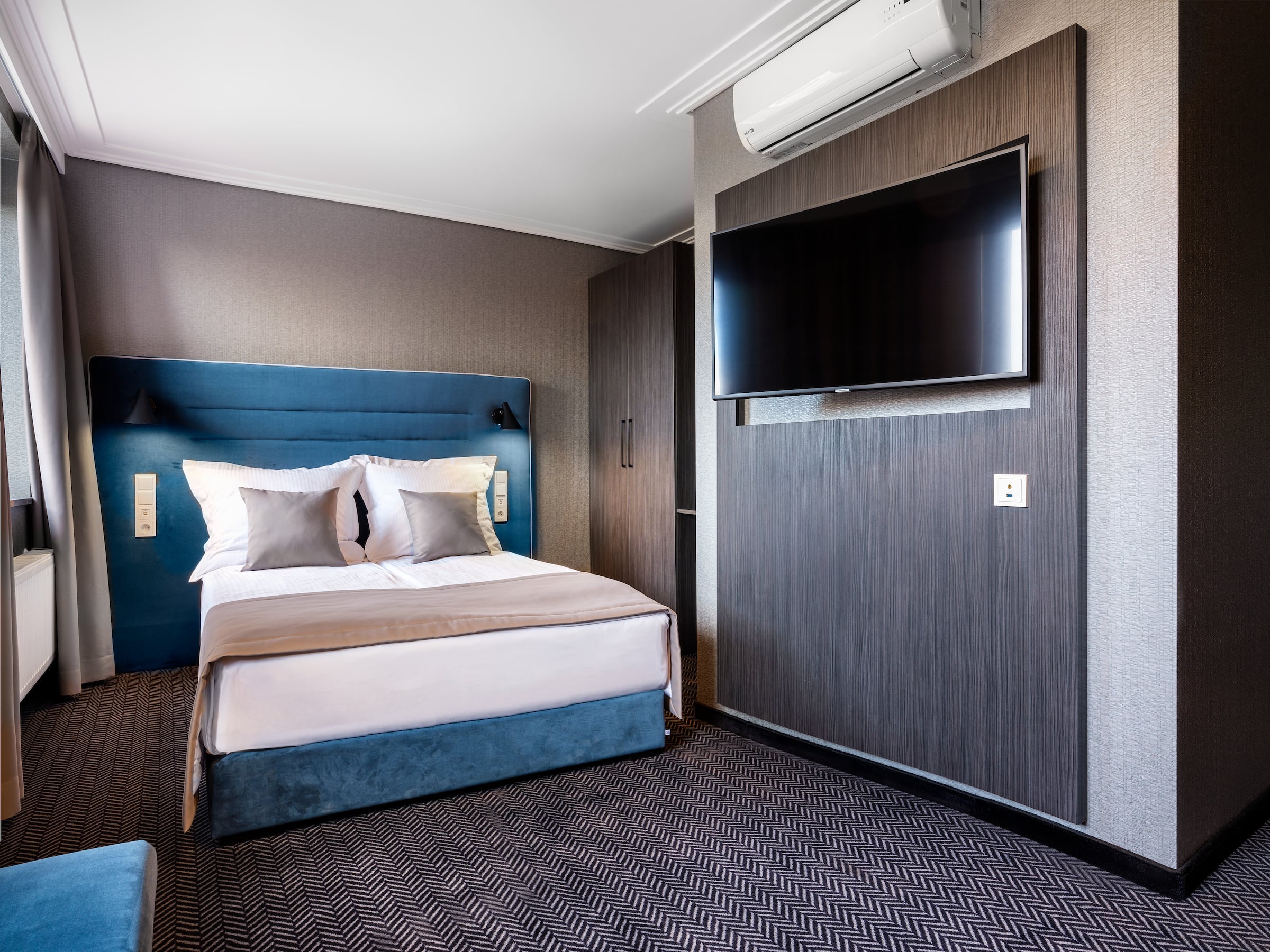 Double or Twin Deluxe