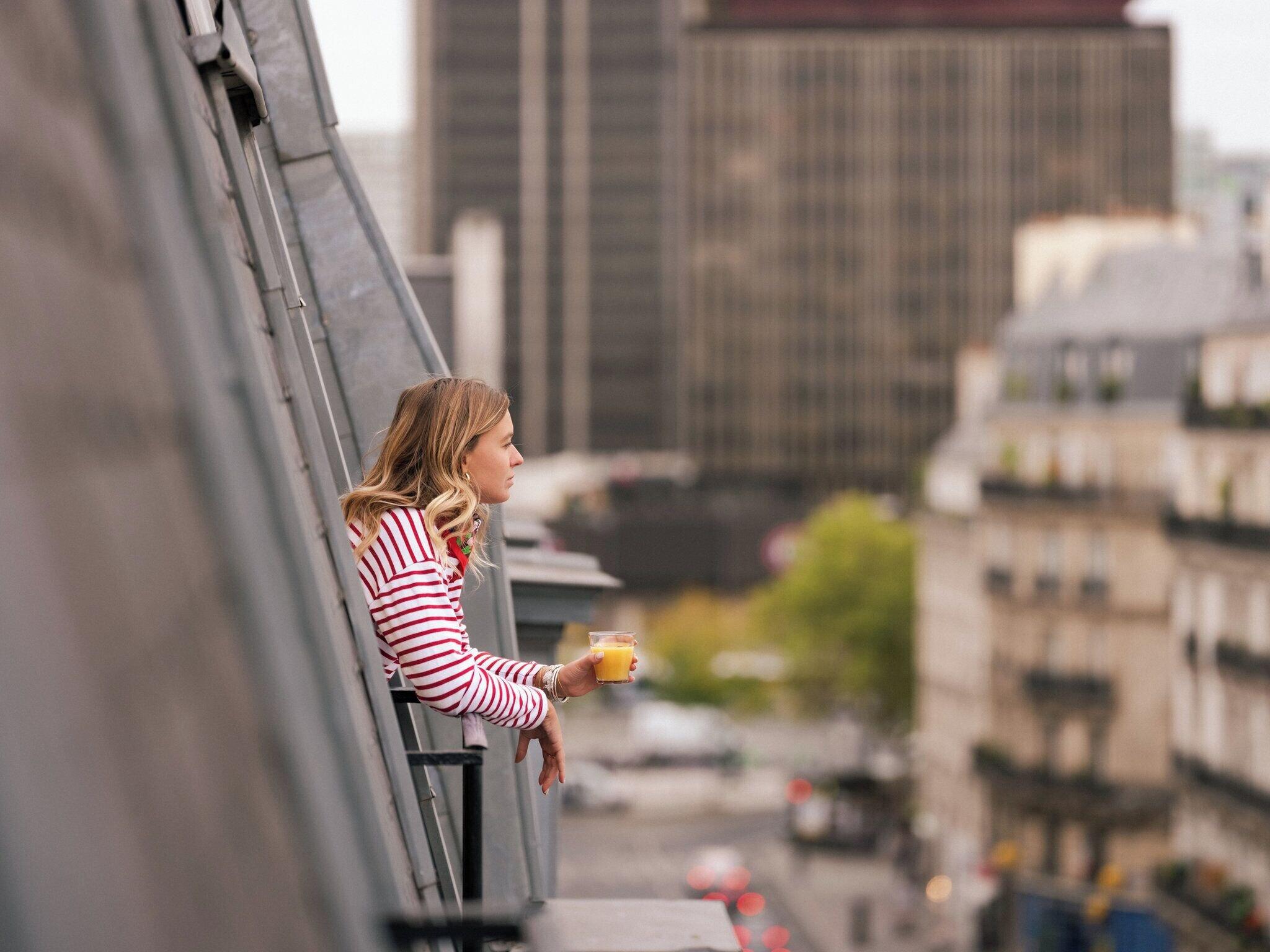 Junior Suite Queen Size Bed