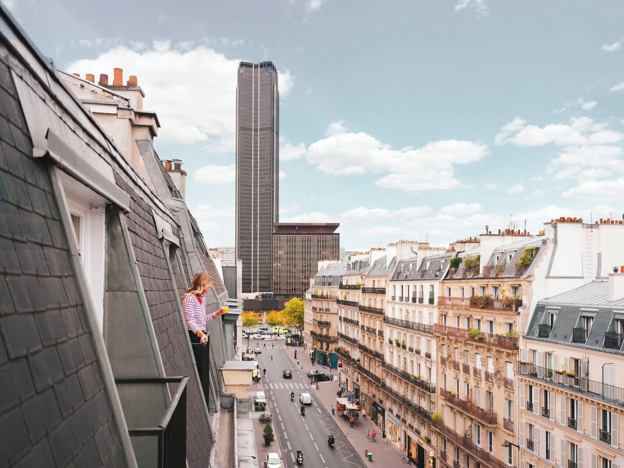 Junior Suite Queen Size Bed