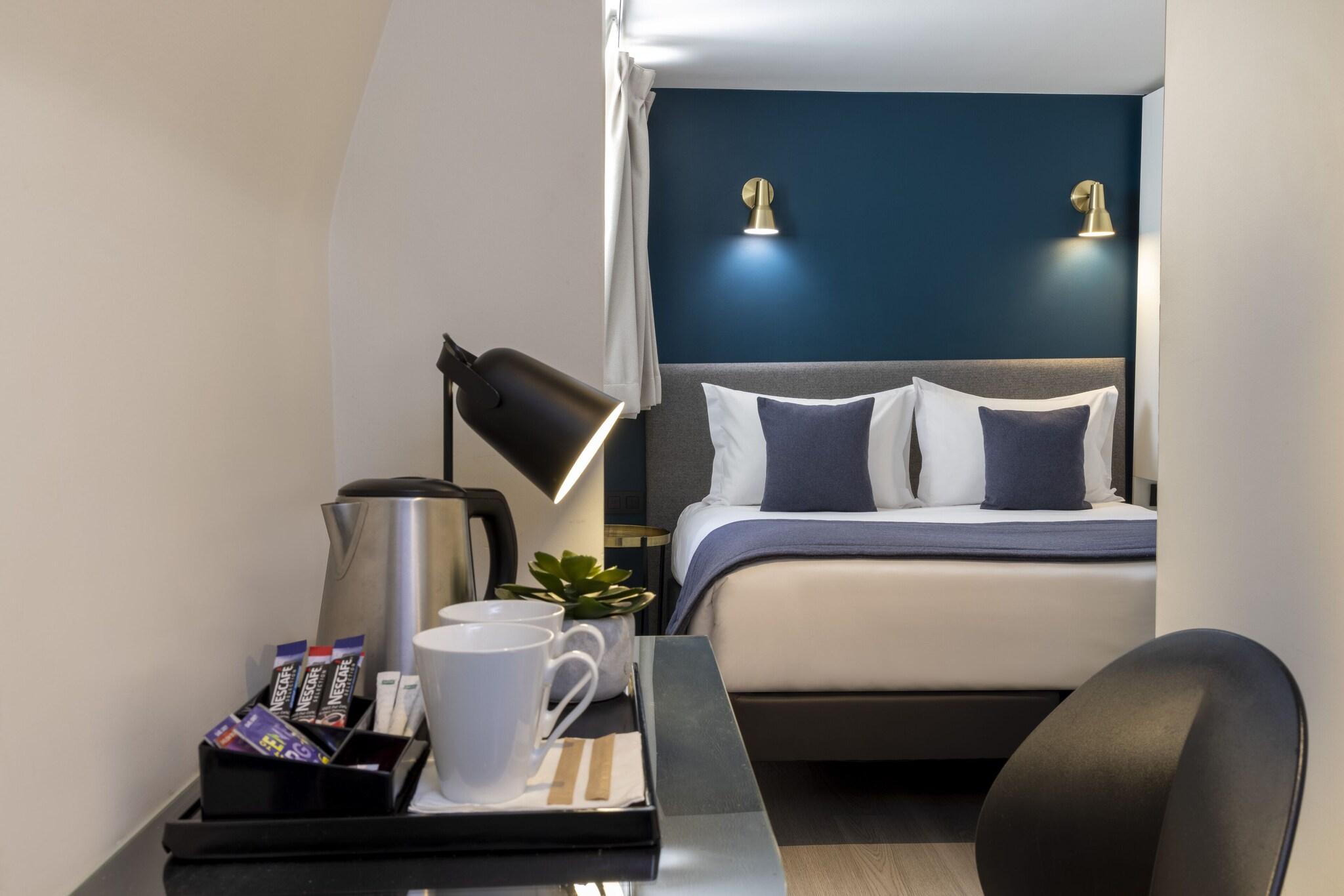 Room Connecting Room