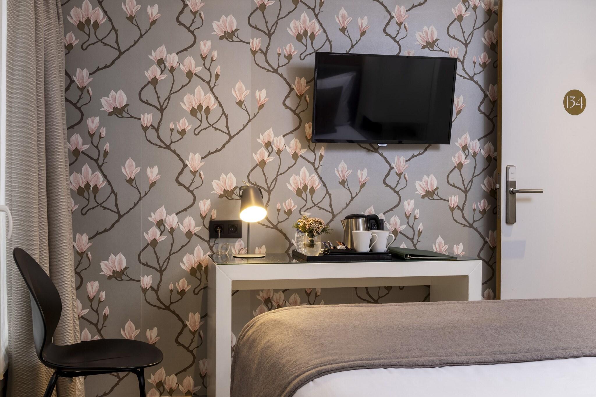 Room Connecting Room