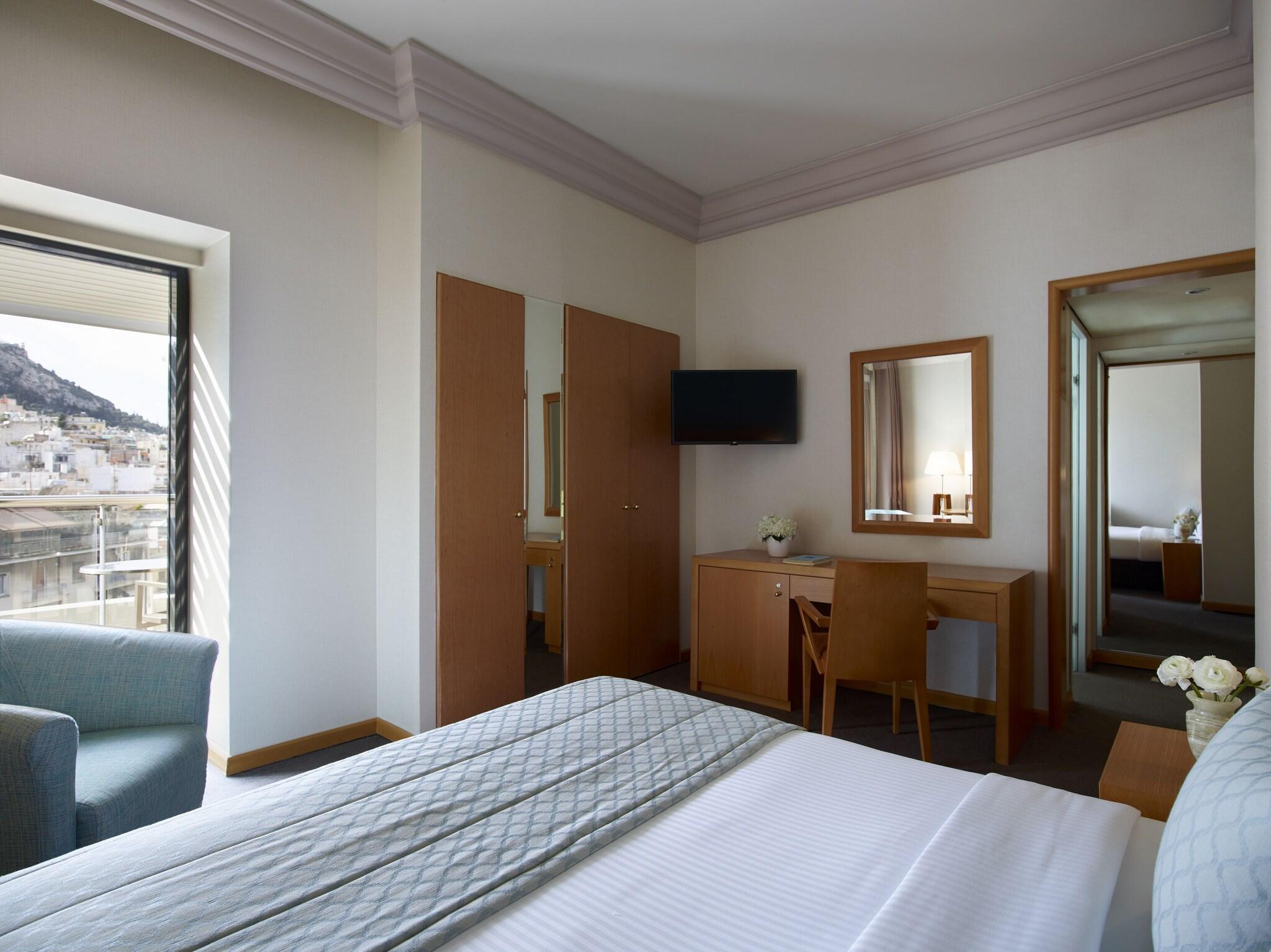 Double Executive Queen Bed