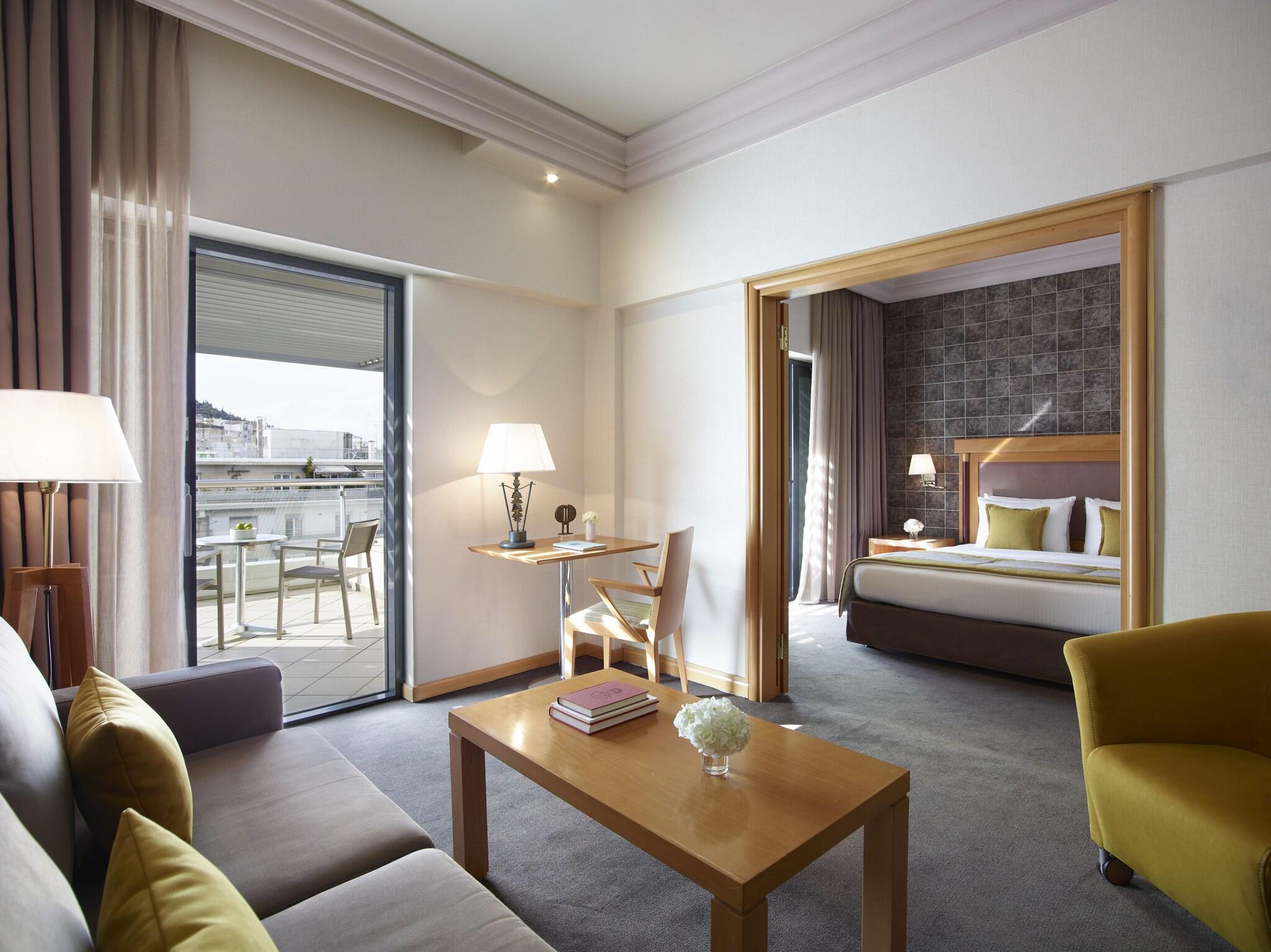 Junior Suite Queen Size Bed