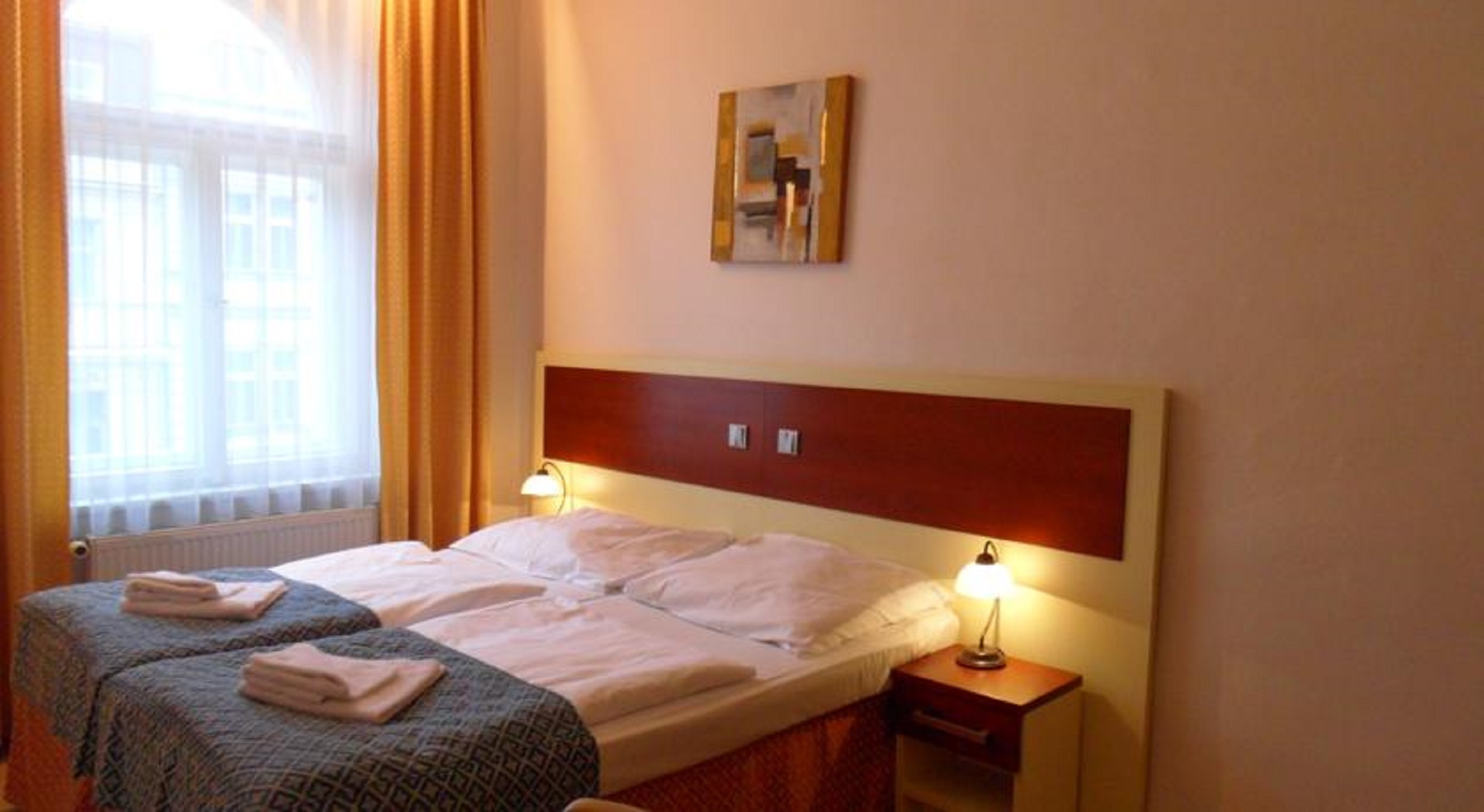 Double or Twin Standard