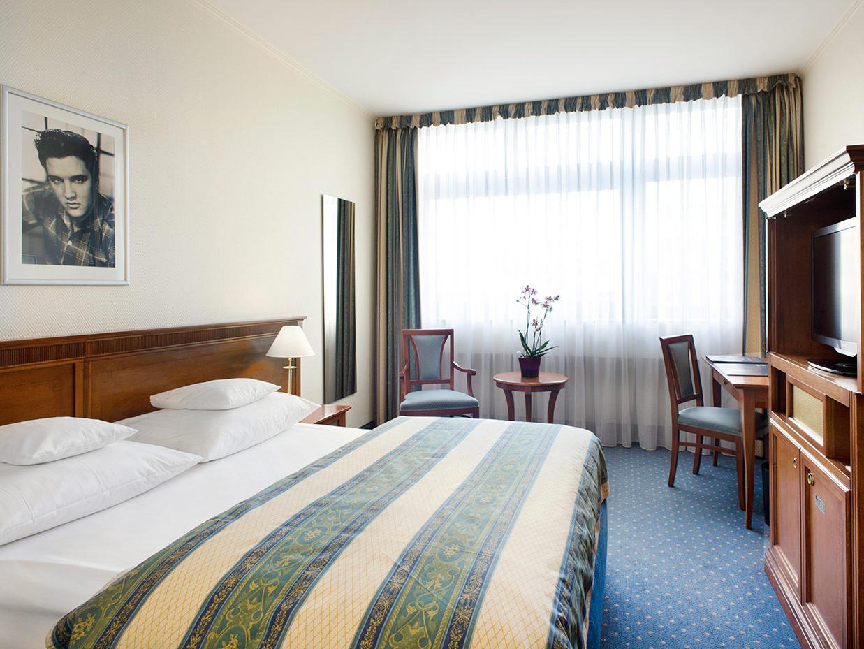 Double or Twin Standard