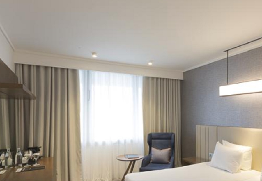 Single Premium City View