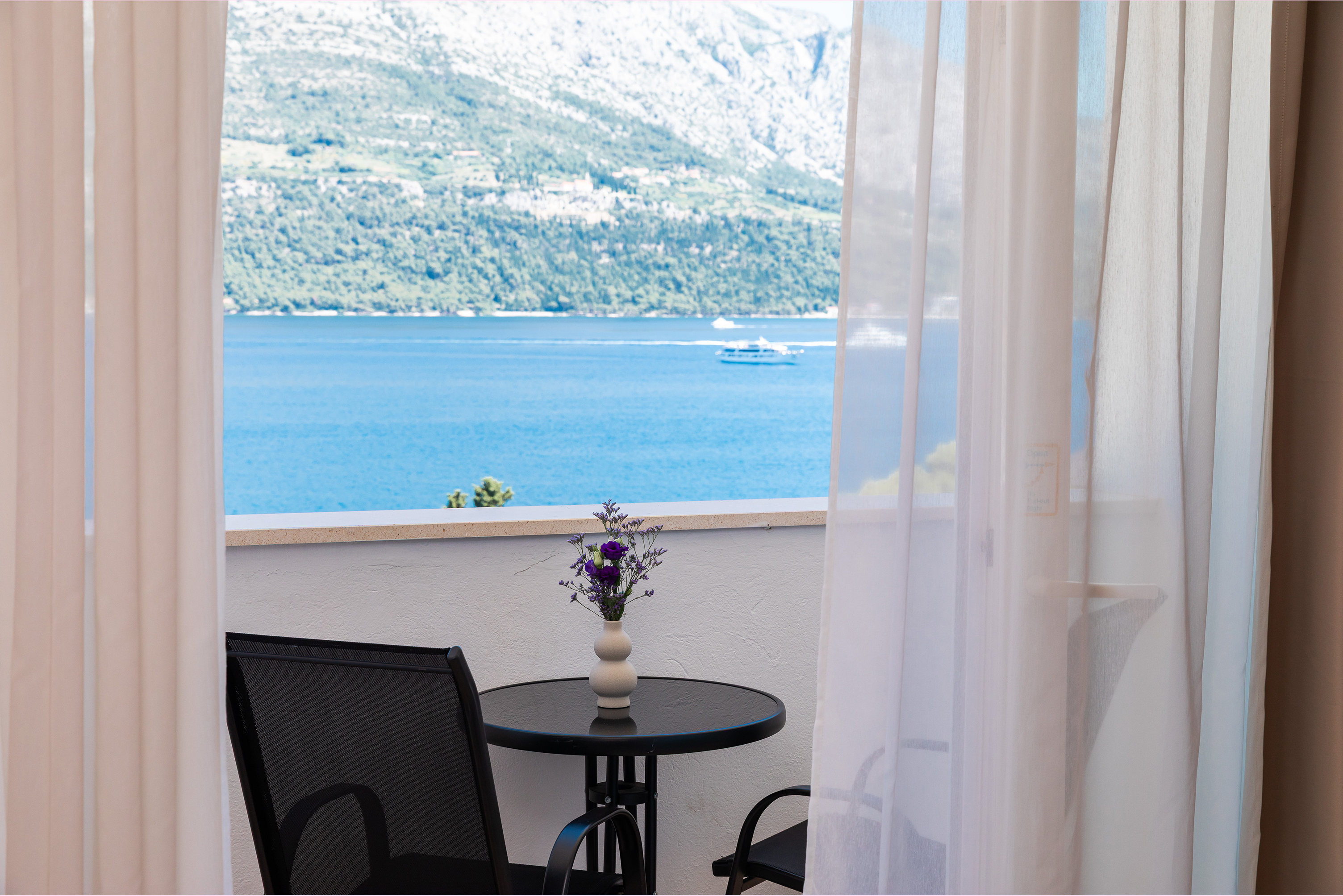 Junior Suite Side Sea View