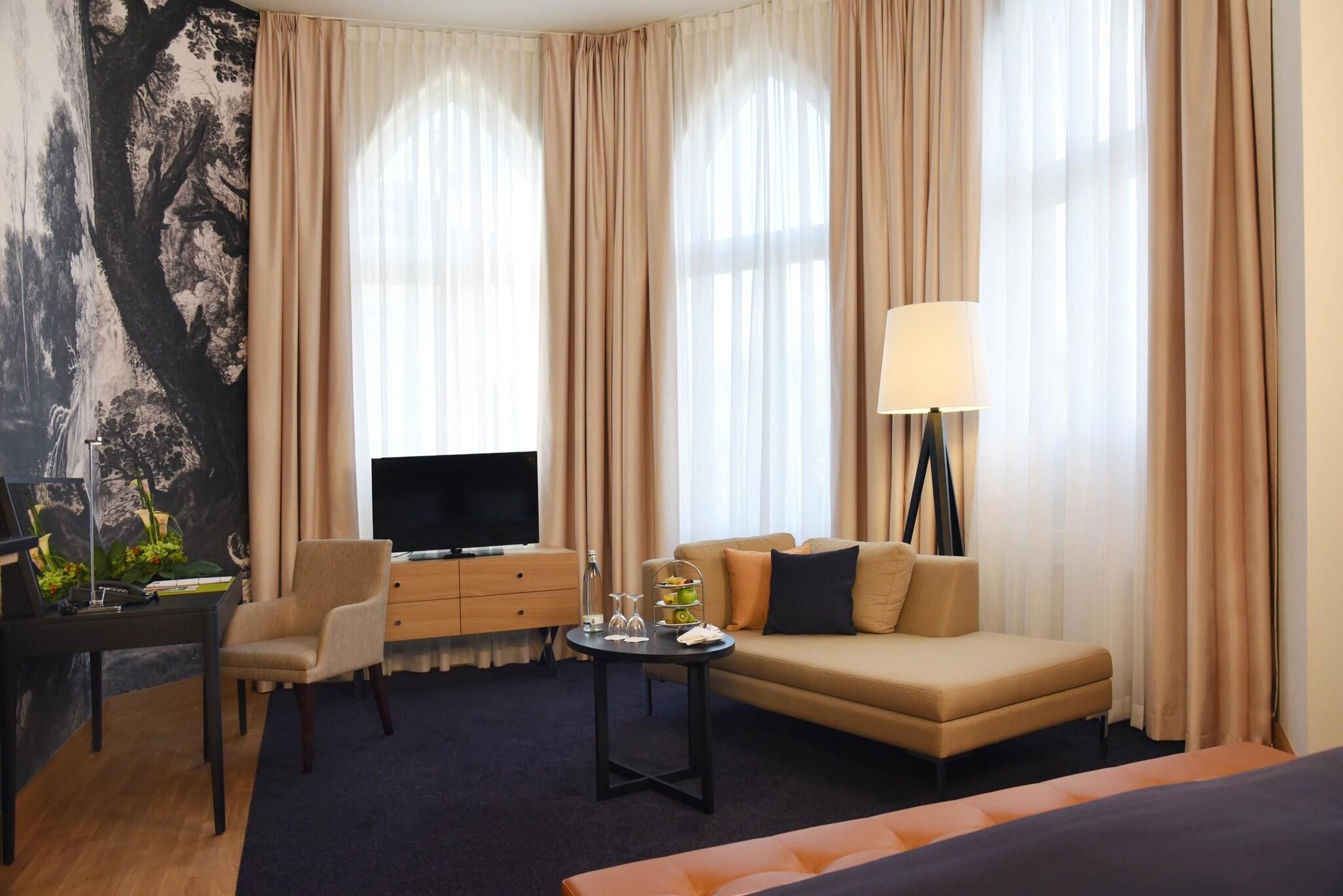 Junior Suite King Size Bed