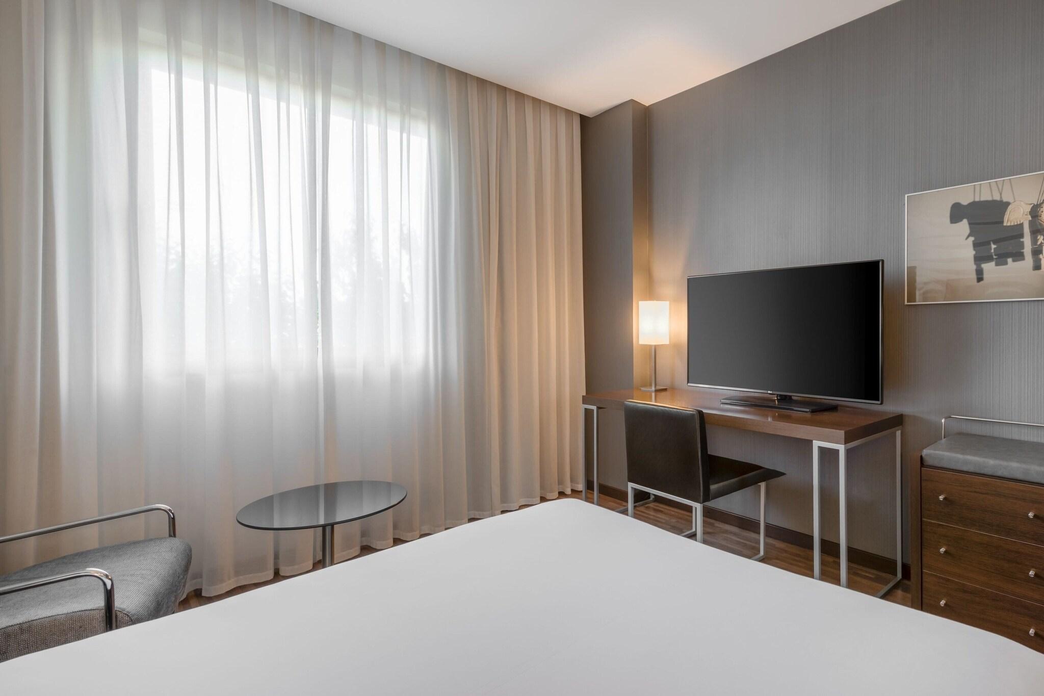 Double Queen Size Bed