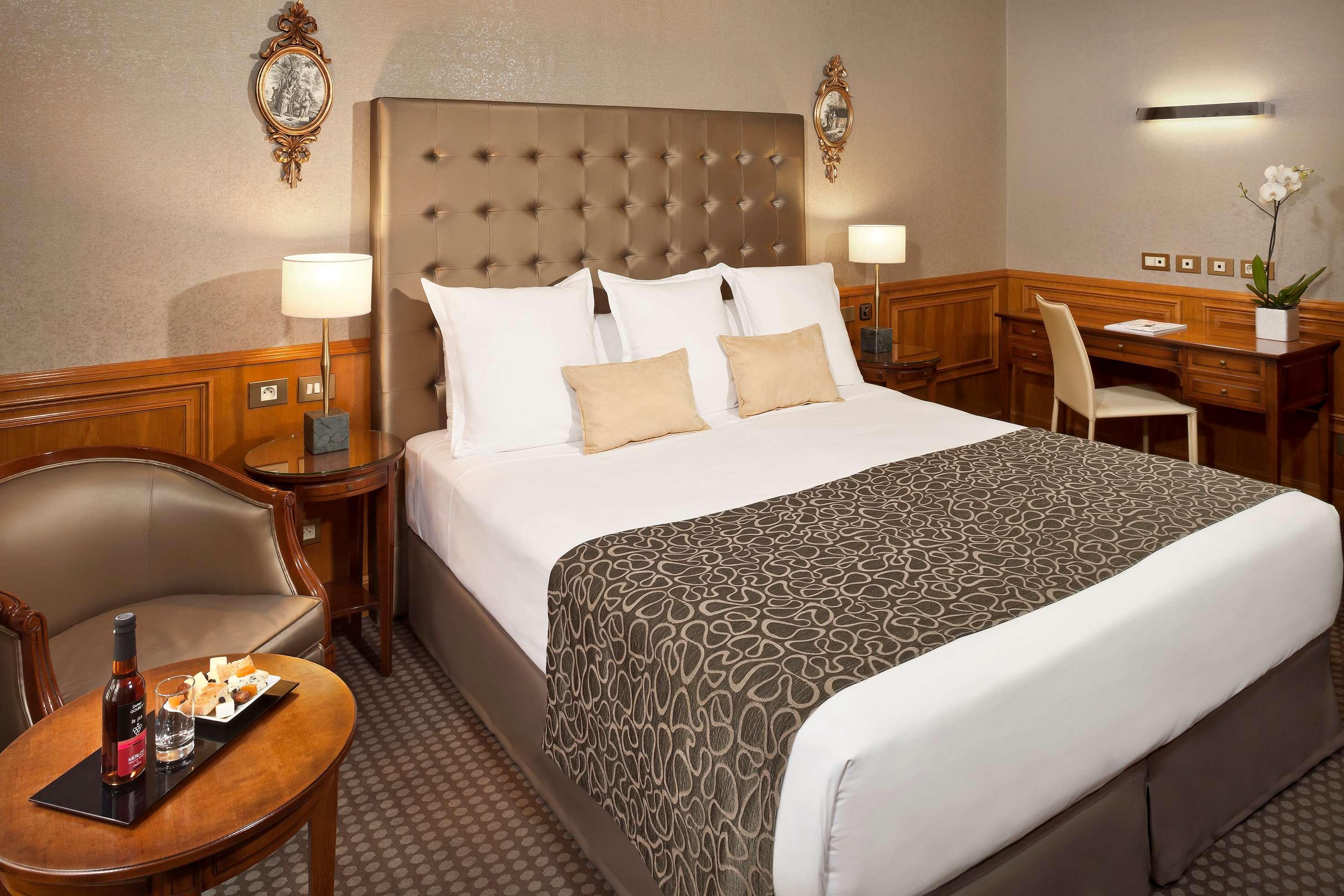 Double Queen Size Bed