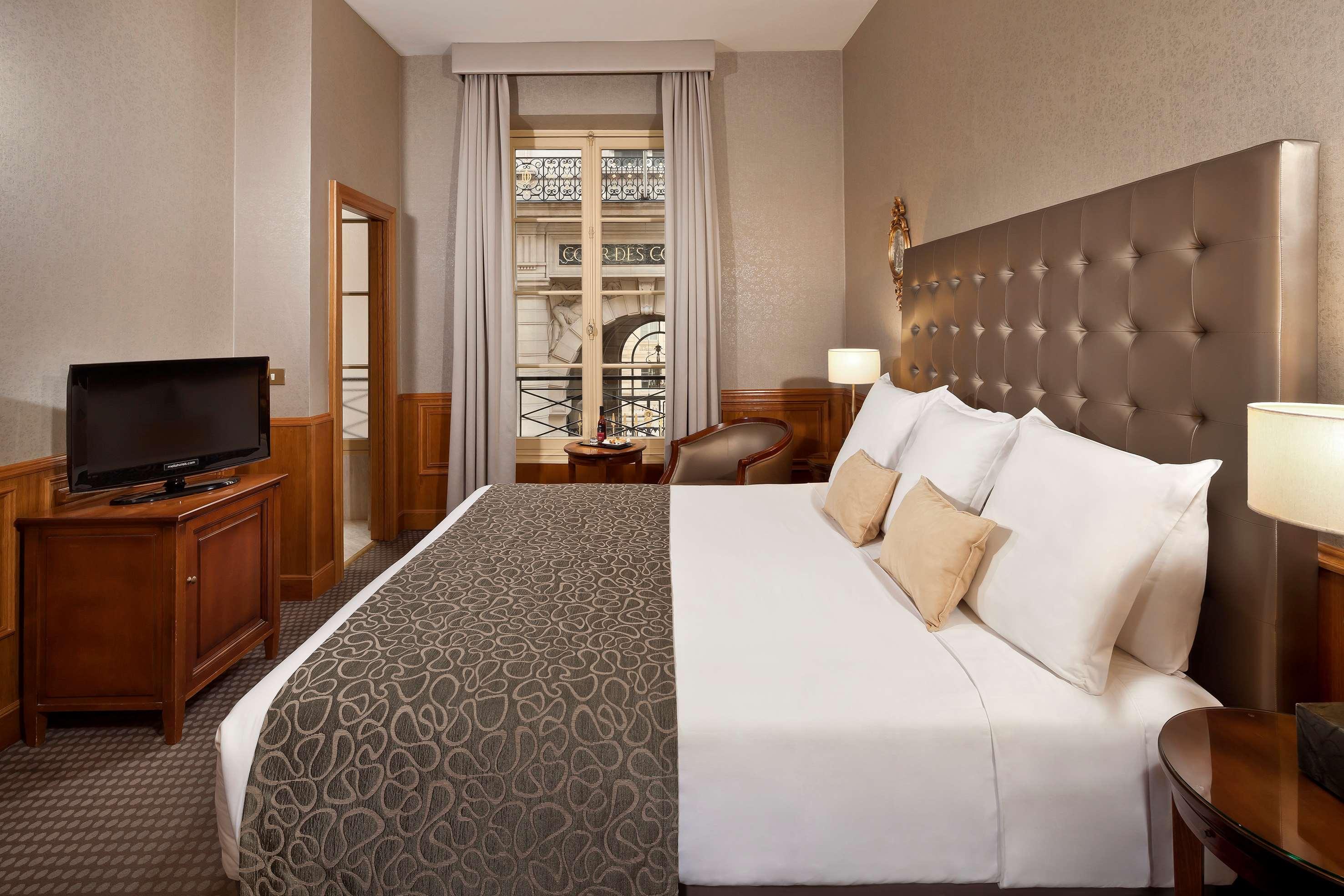 Double Queen Size Bed