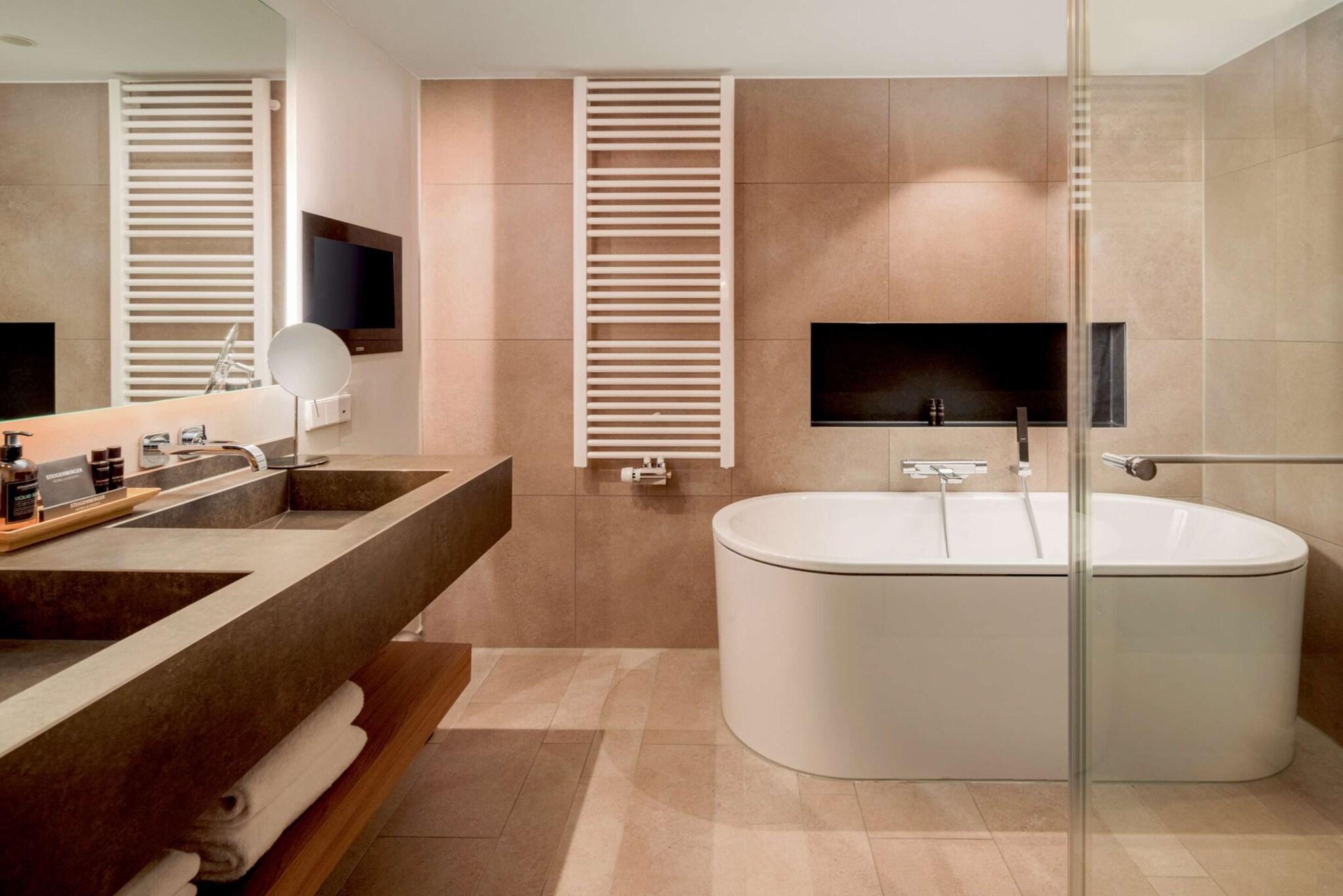 Junior Suite King Size Bed