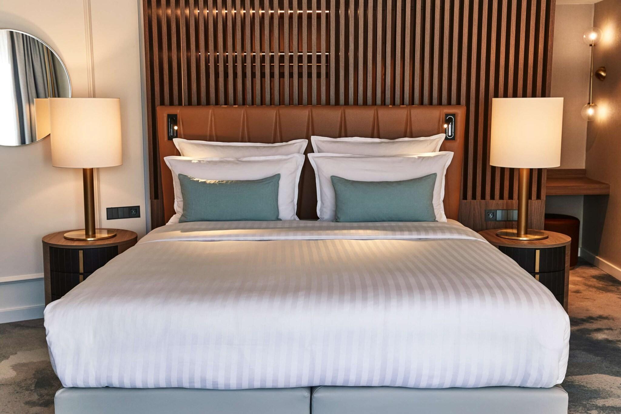 Junior Suite King Size Bed