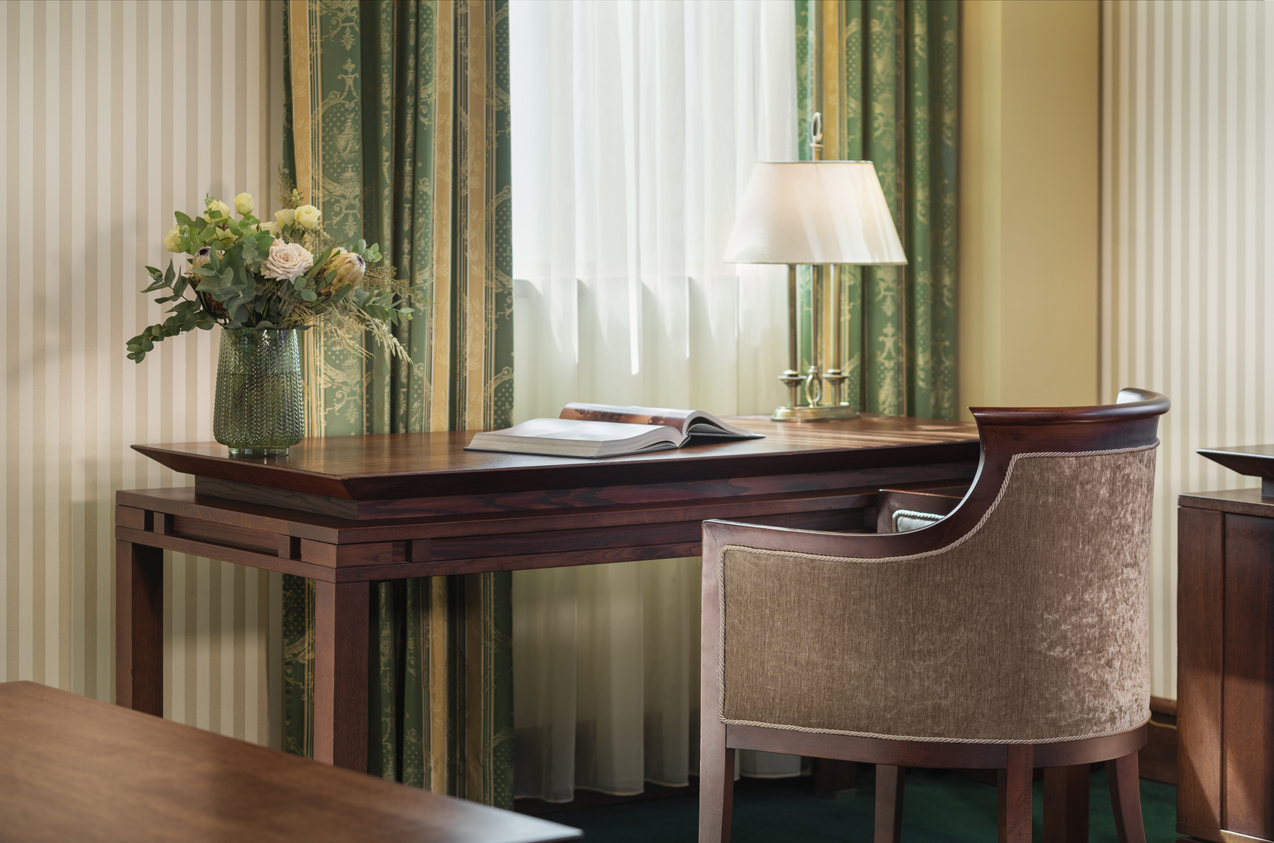 Suite Queen Size Bed