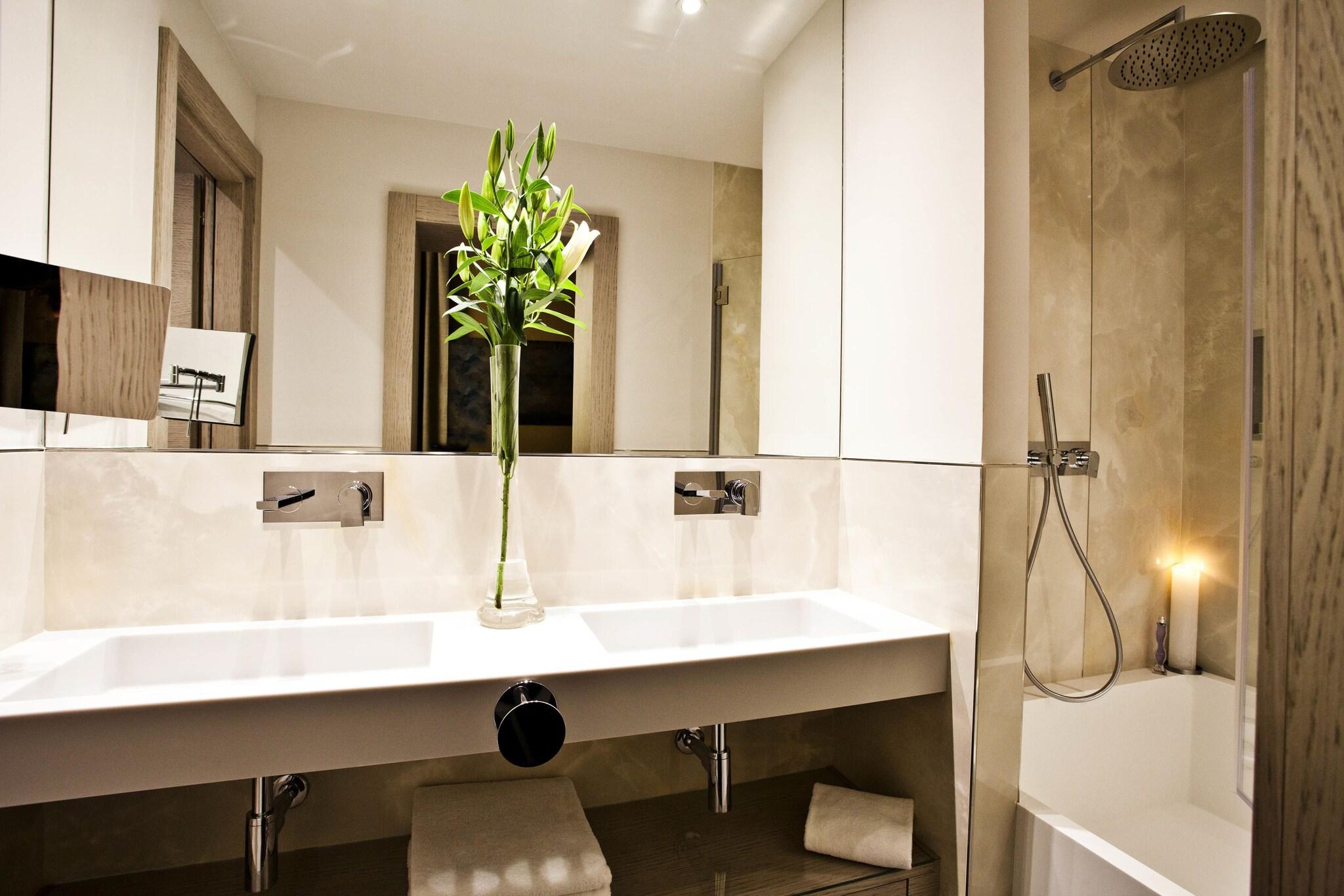 Room Deluxe King Bed