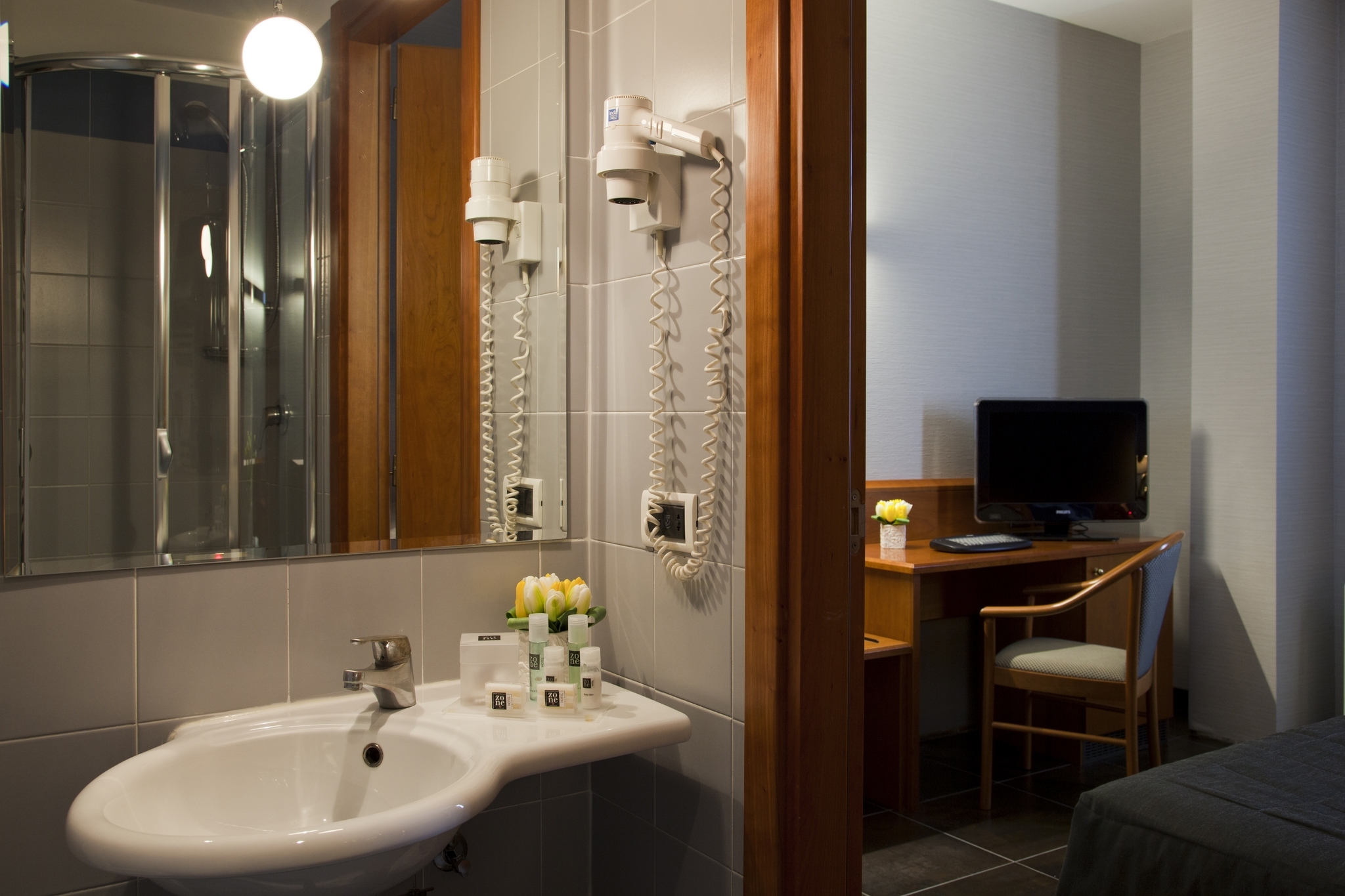 Quadruple Two Double Beds One Bedroom 