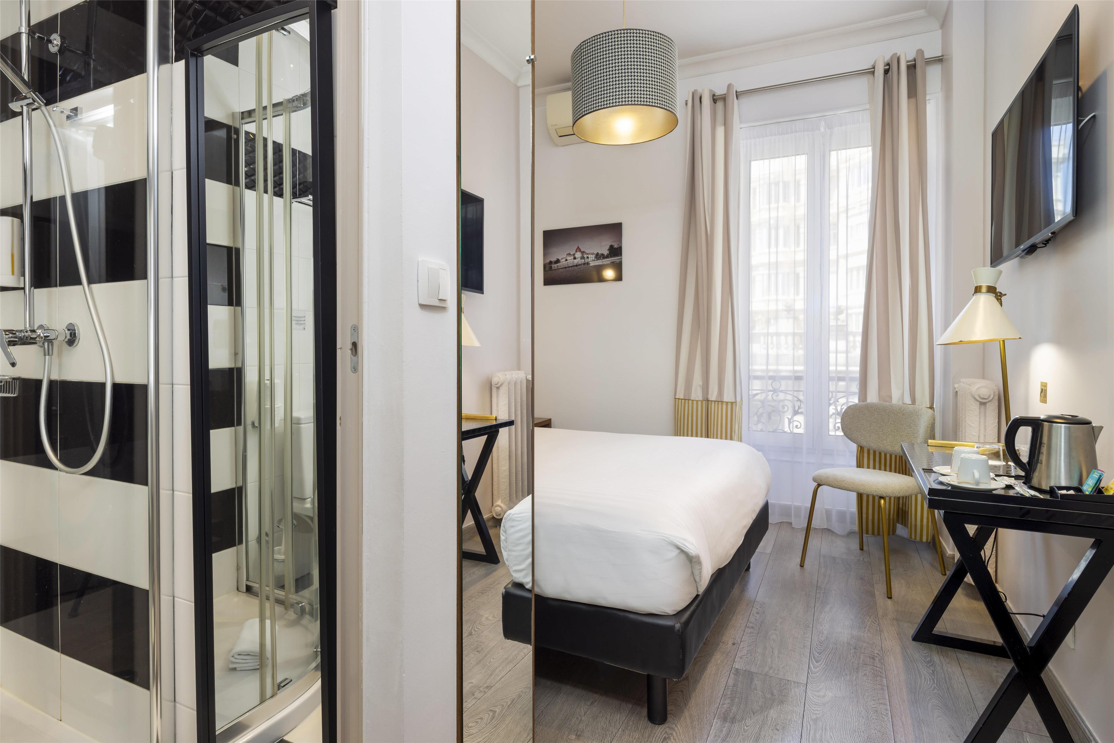 Double Classic Queen Bed