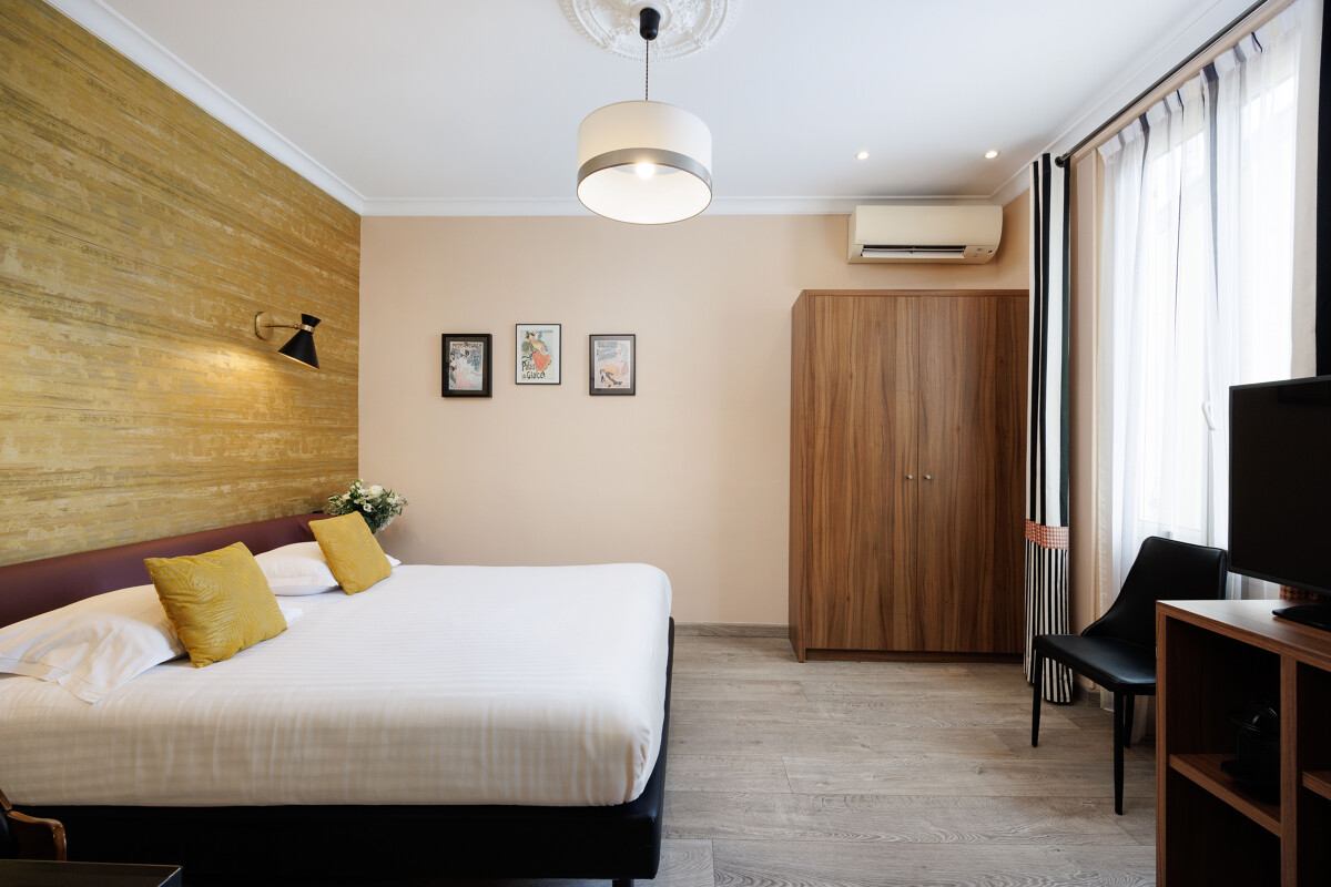 Double Deluxe King Bed