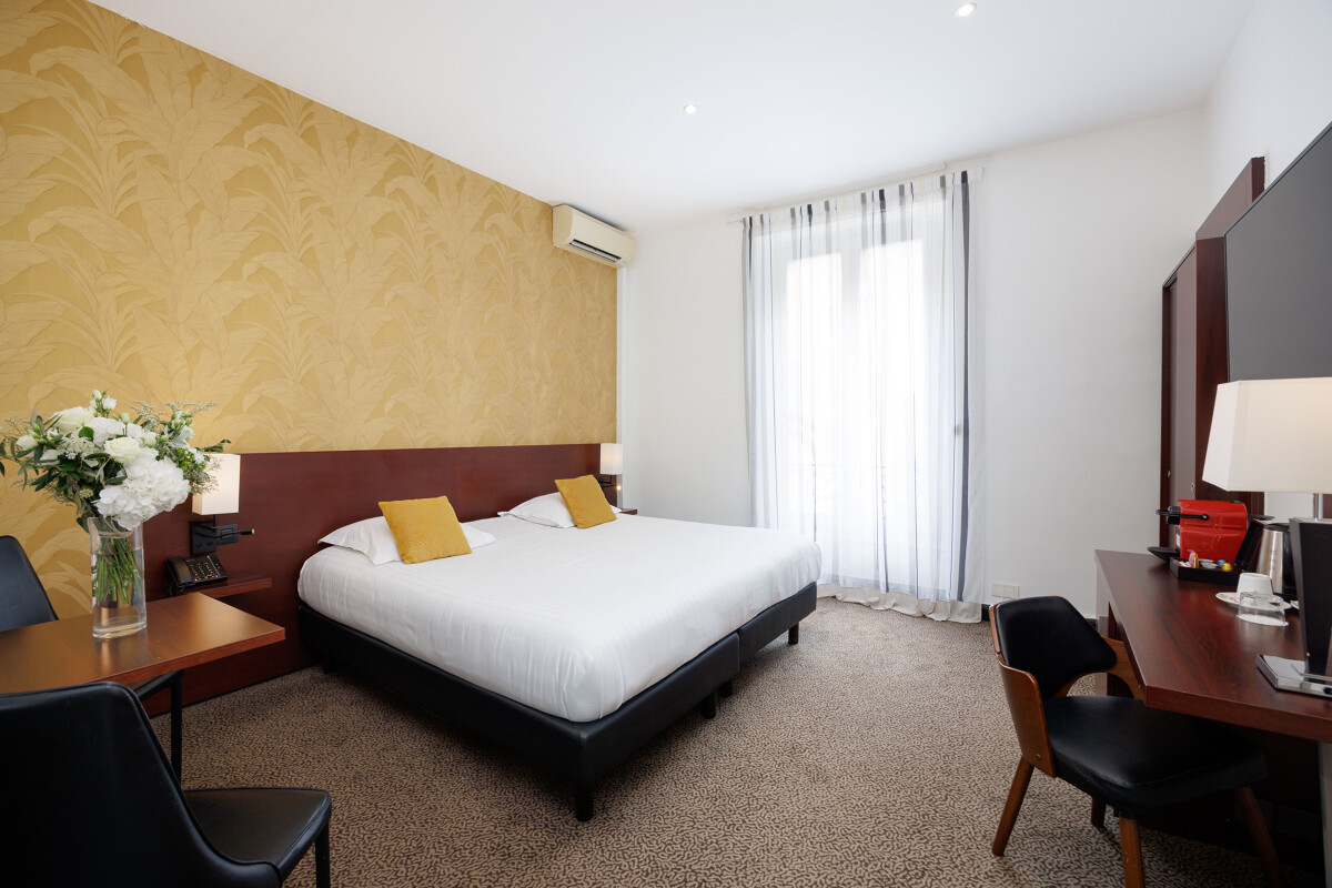 Double Deluxe King Bed