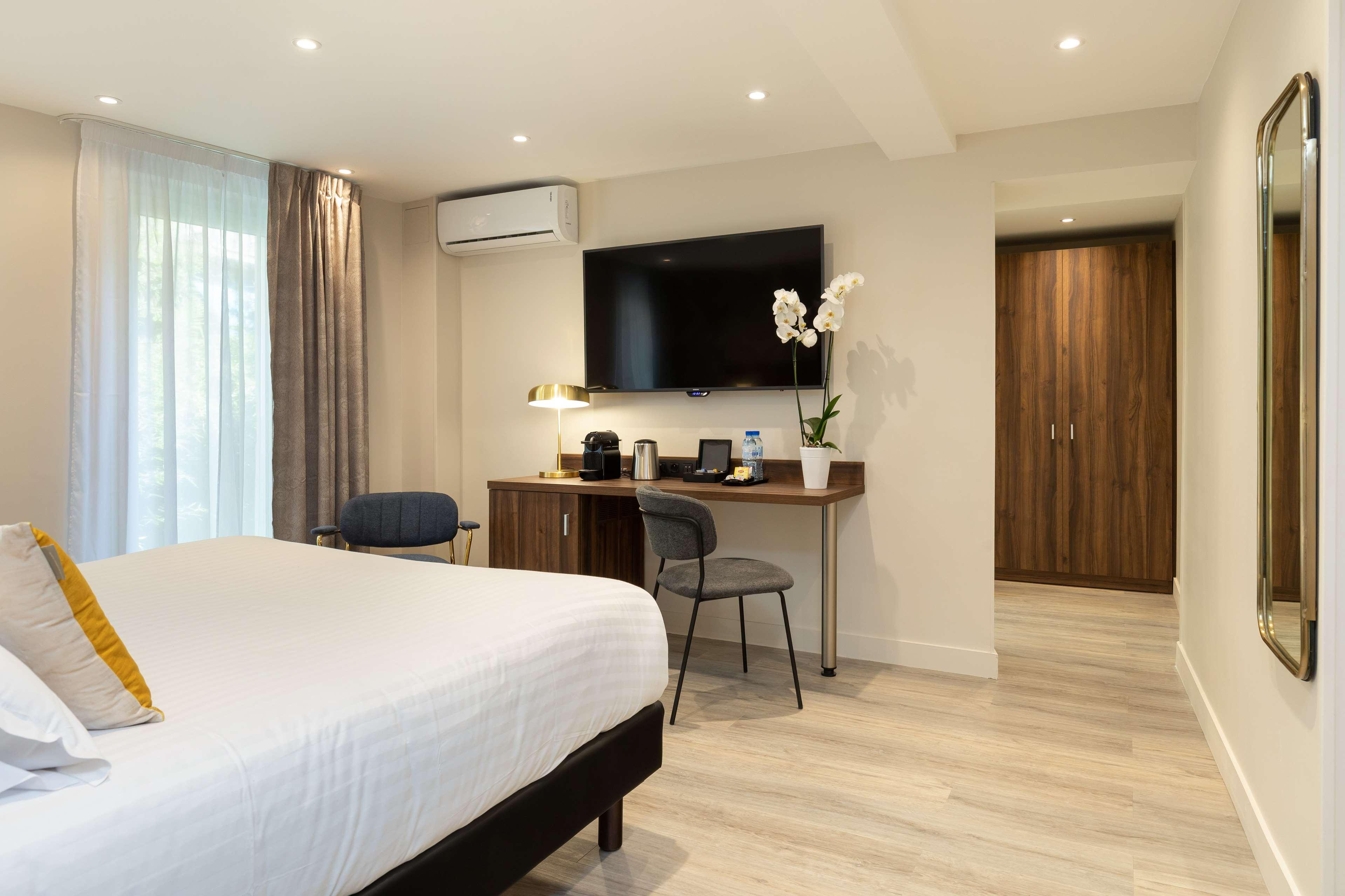 Double Deluxe King Bed