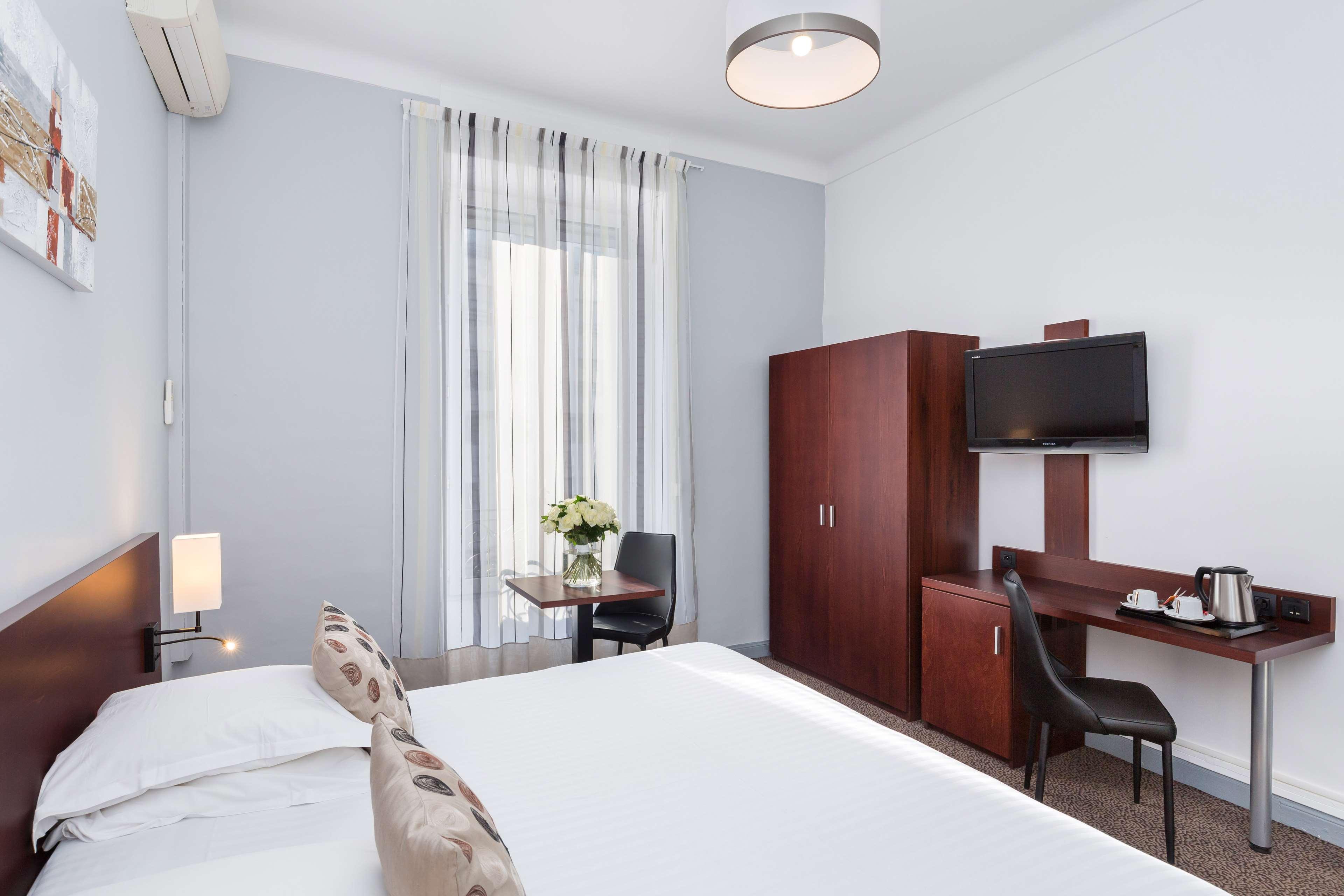 Double Deluxe King Bed