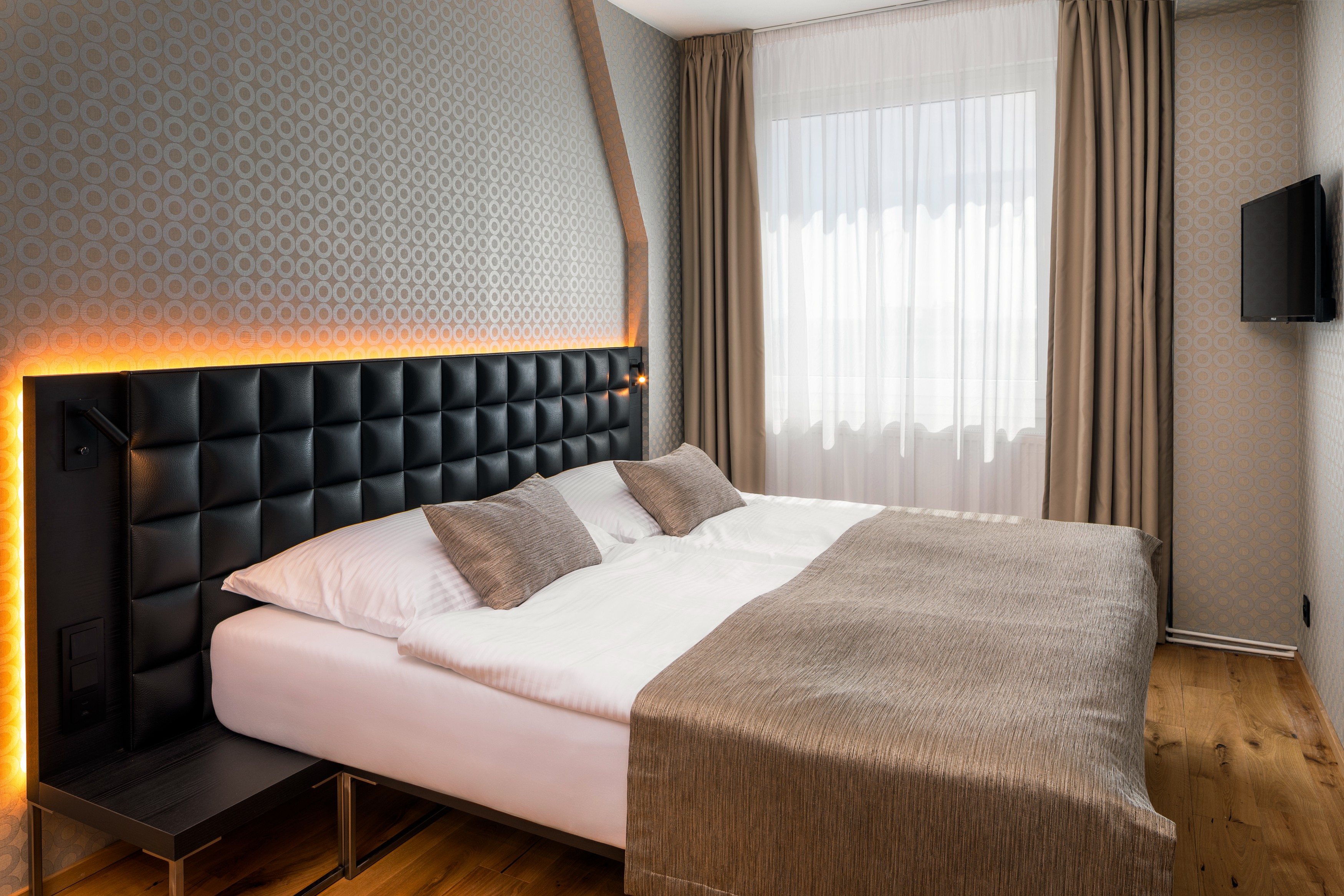 Double or Twin Standard