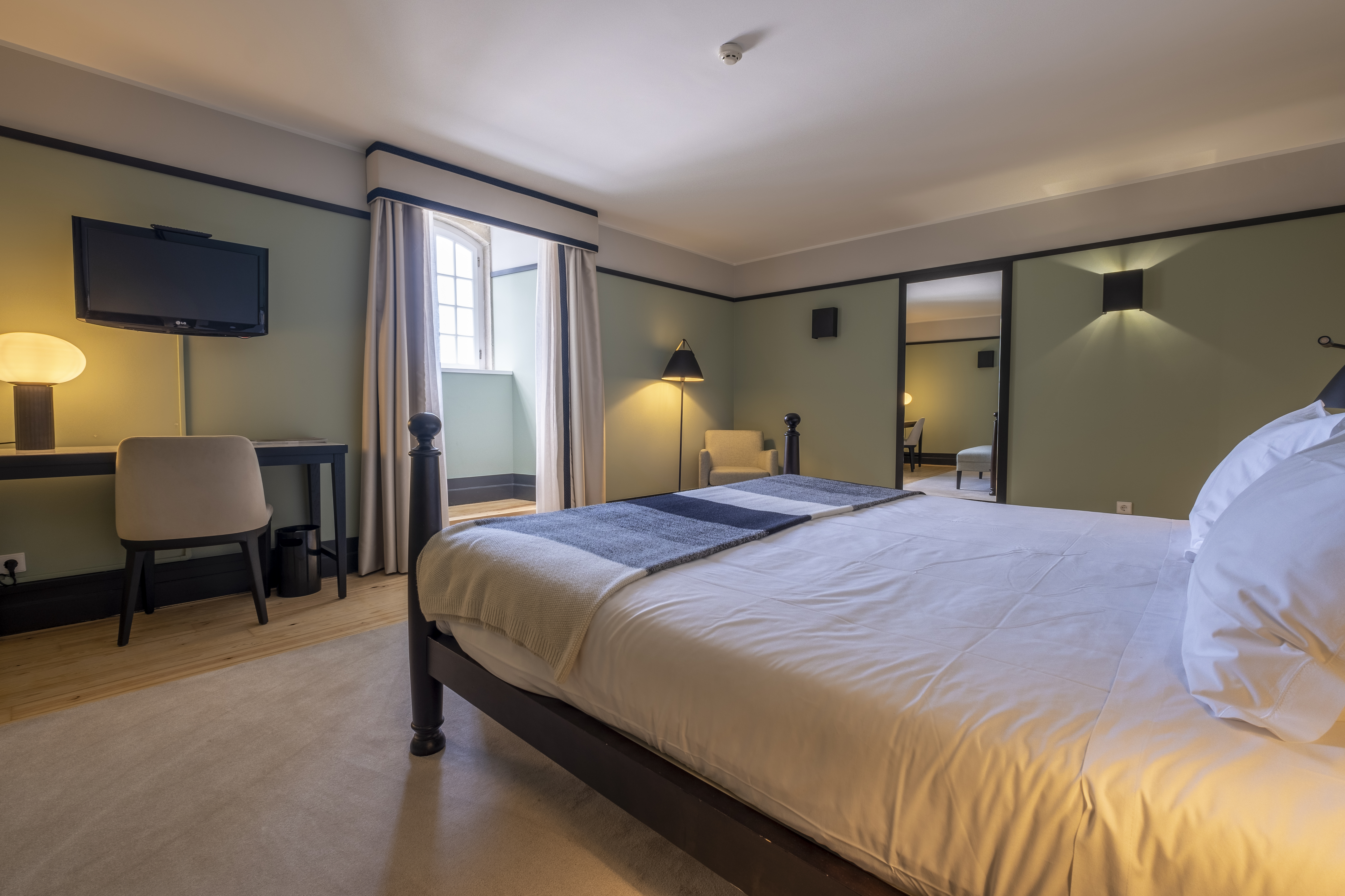 Double or Twin Superior