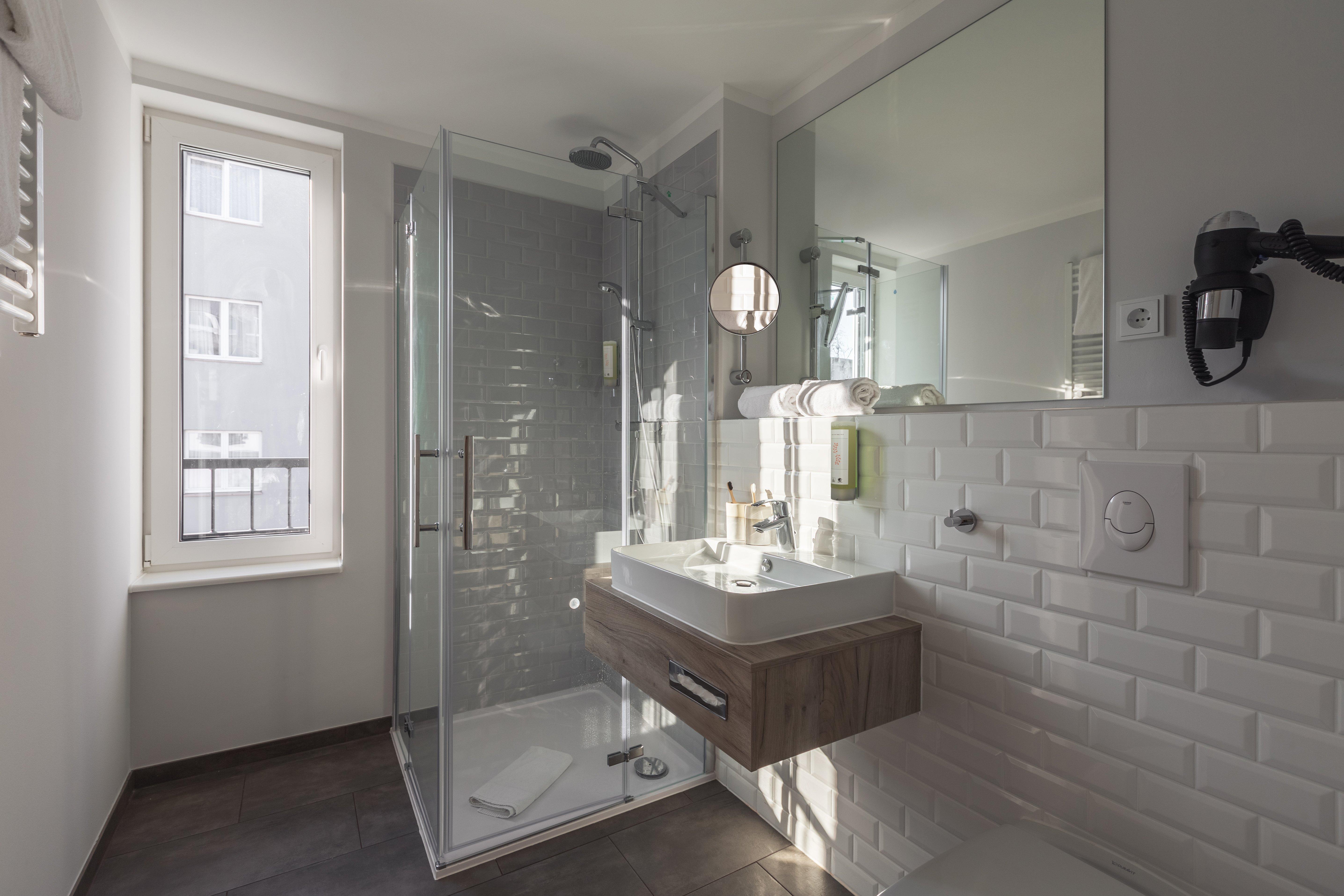 Single with Kitchenette