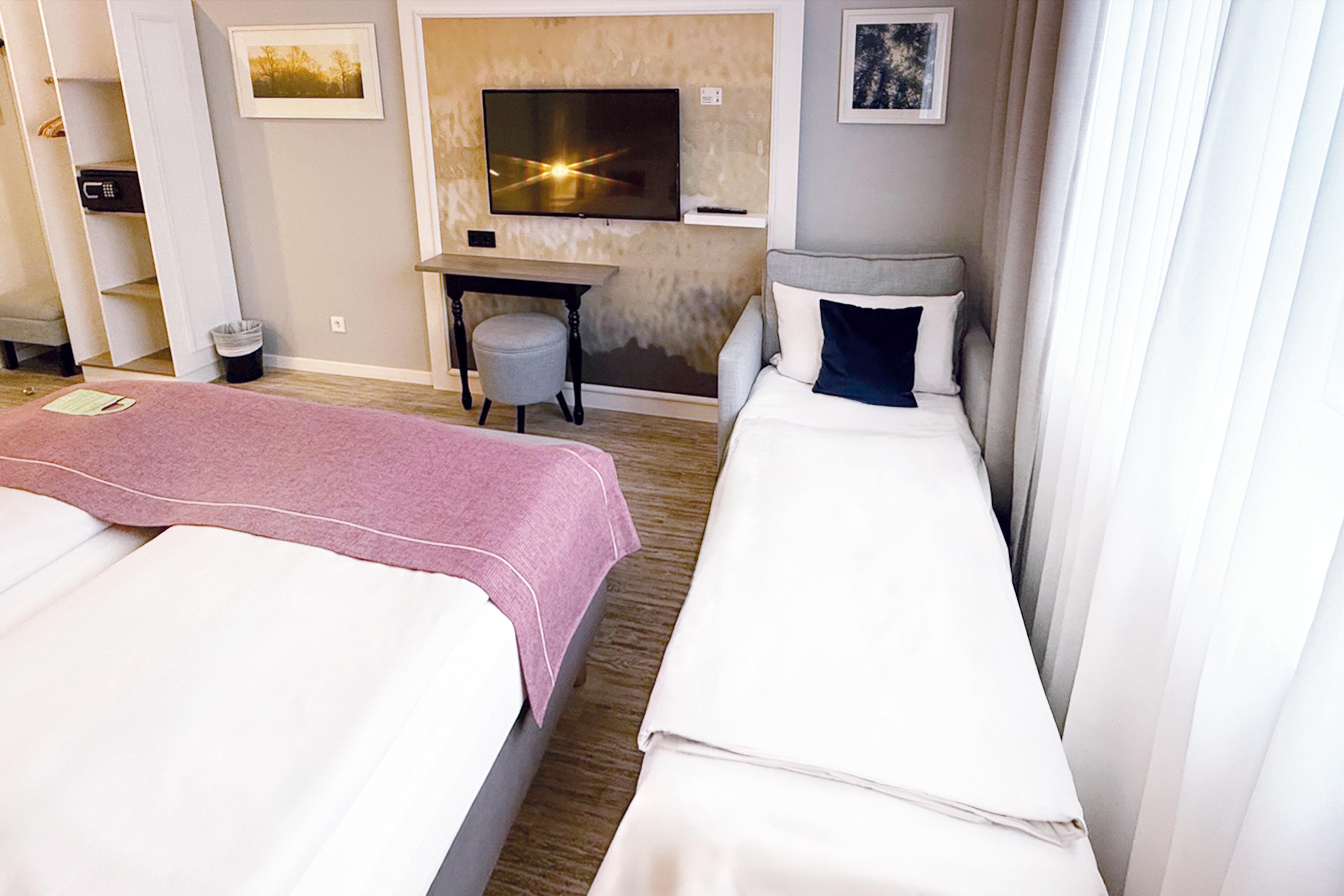 Double Queen Size Bed