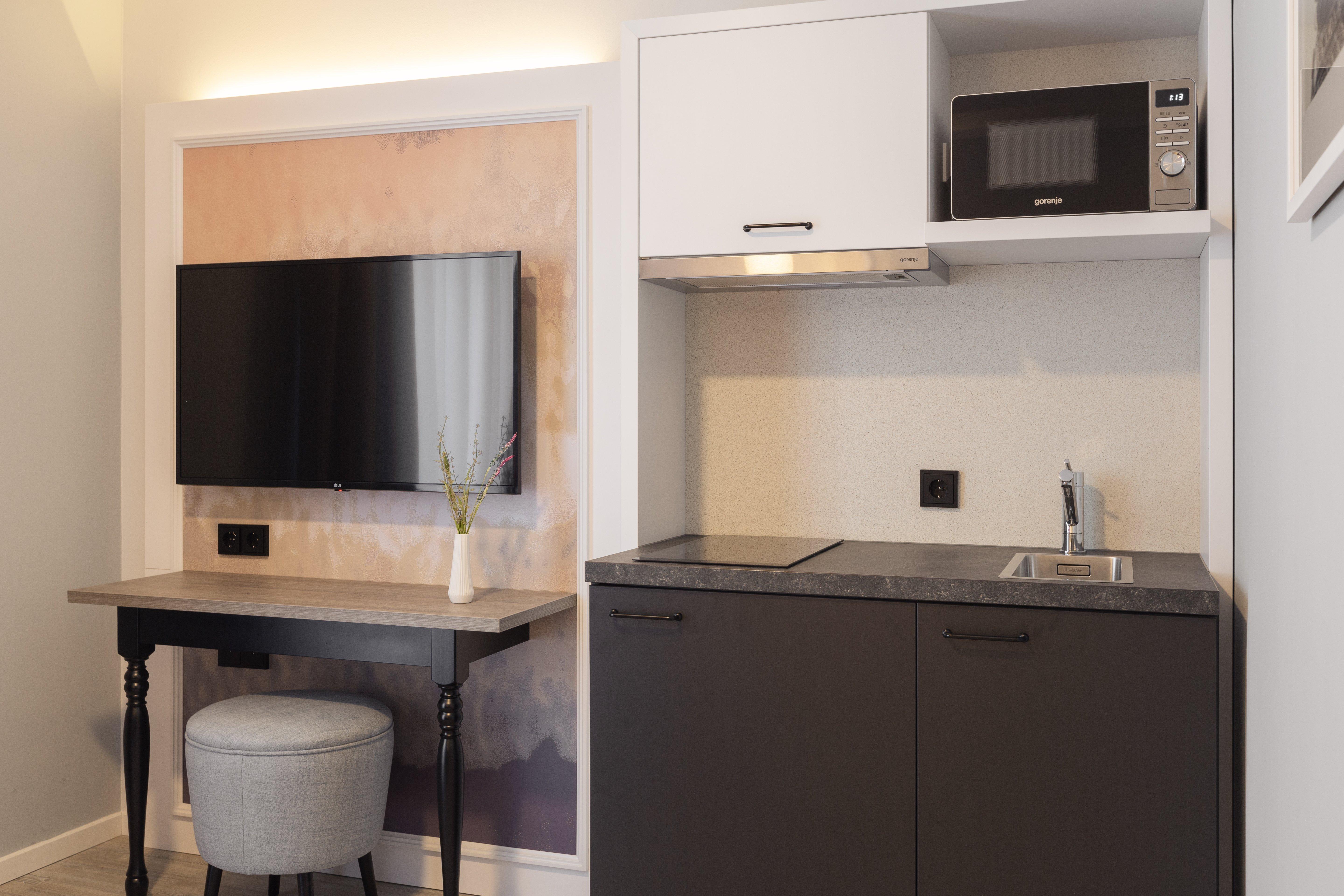 Single with Kitchenette