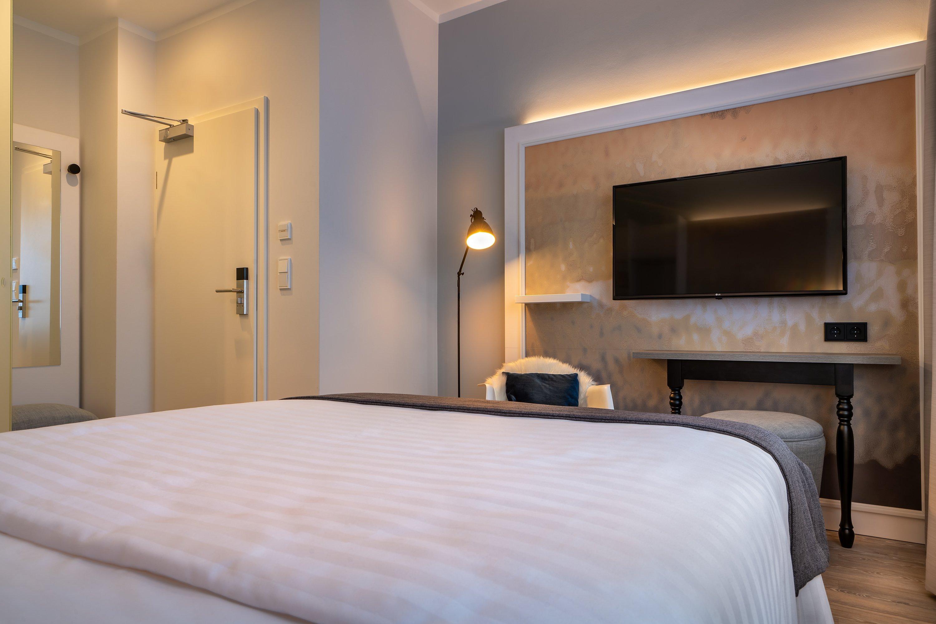 Double Queen Size Bed