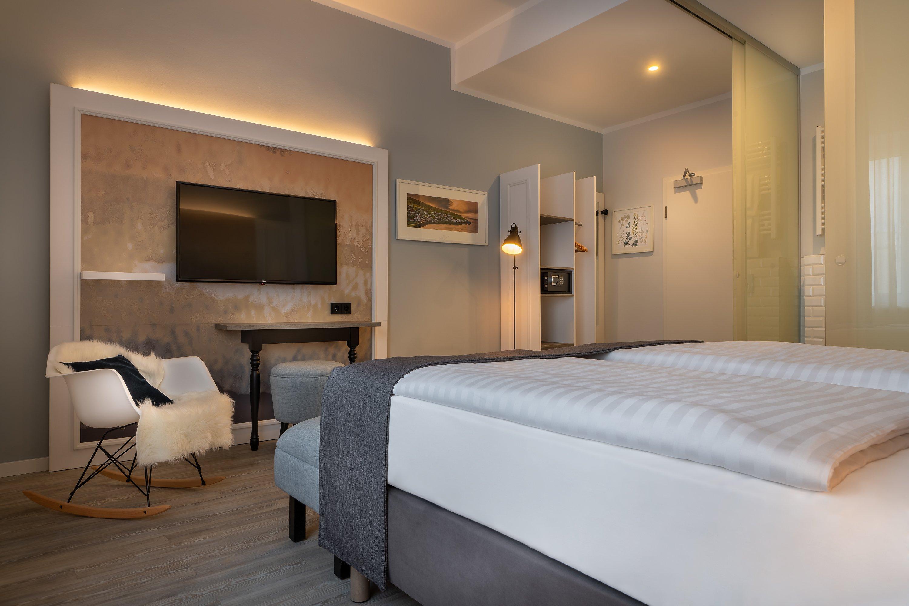 Double Queen Size Bed