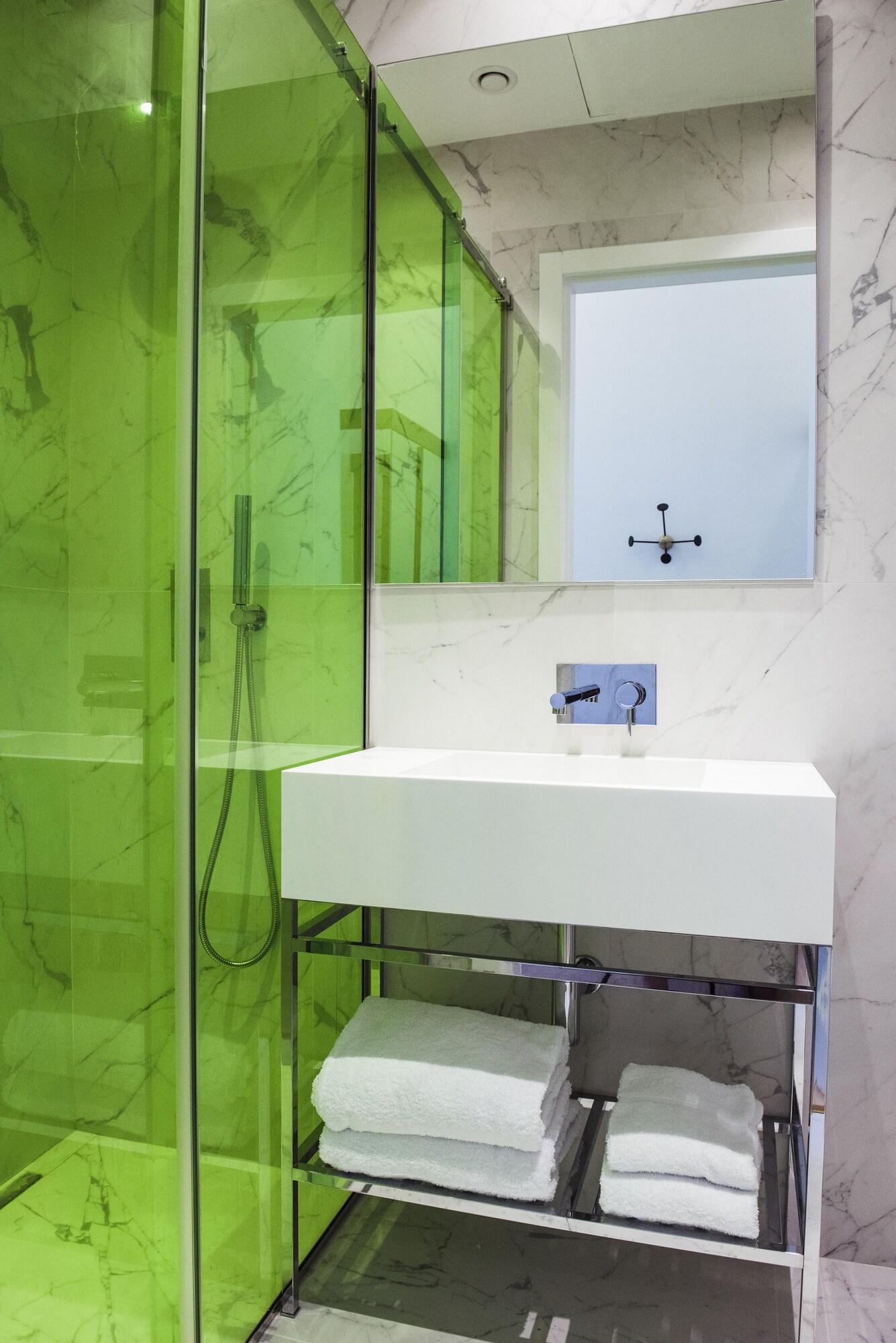 Double Superior Queen Bed