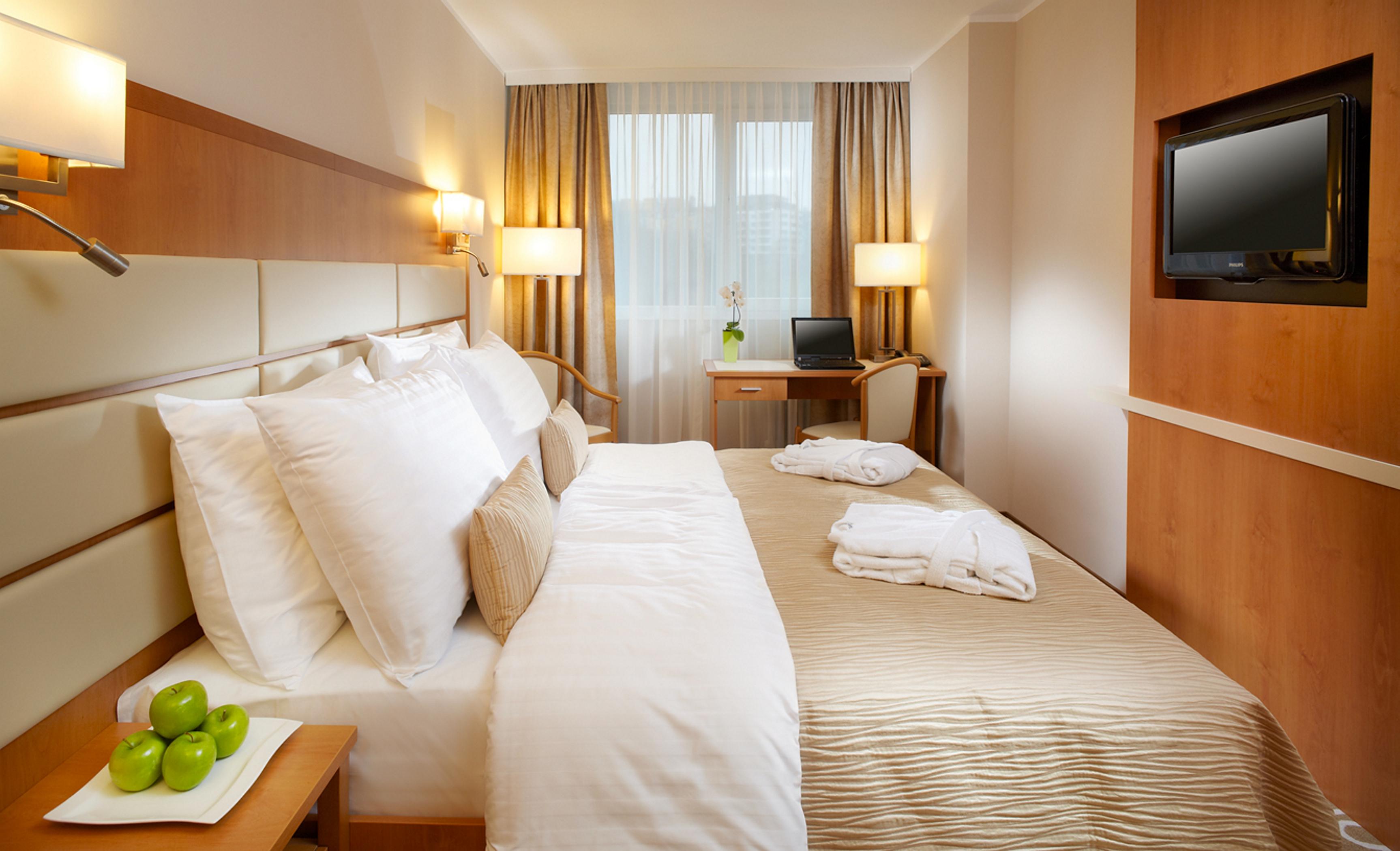 Double or Twin Deluxe