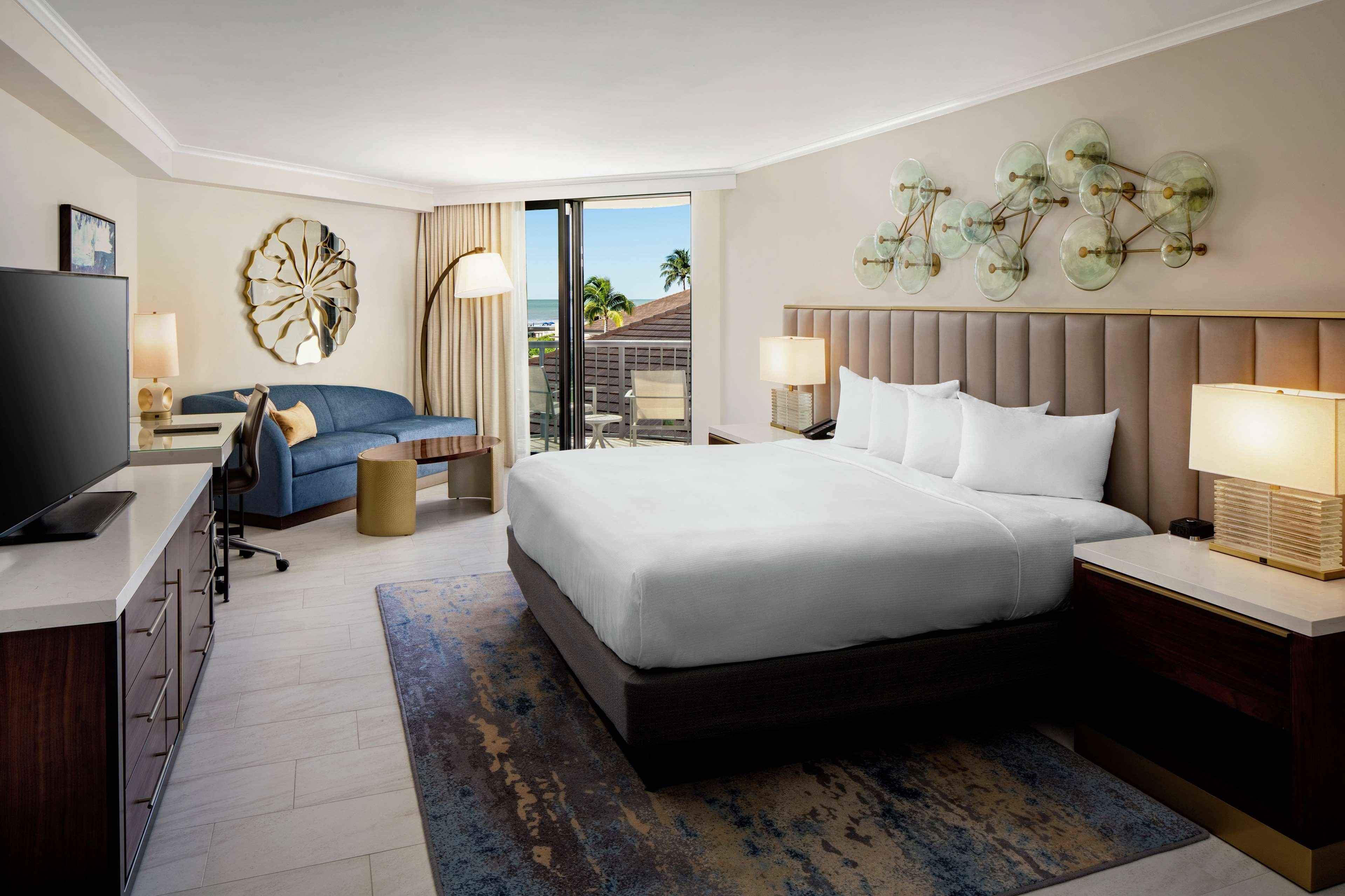 Double Partial Ocean View King Bed