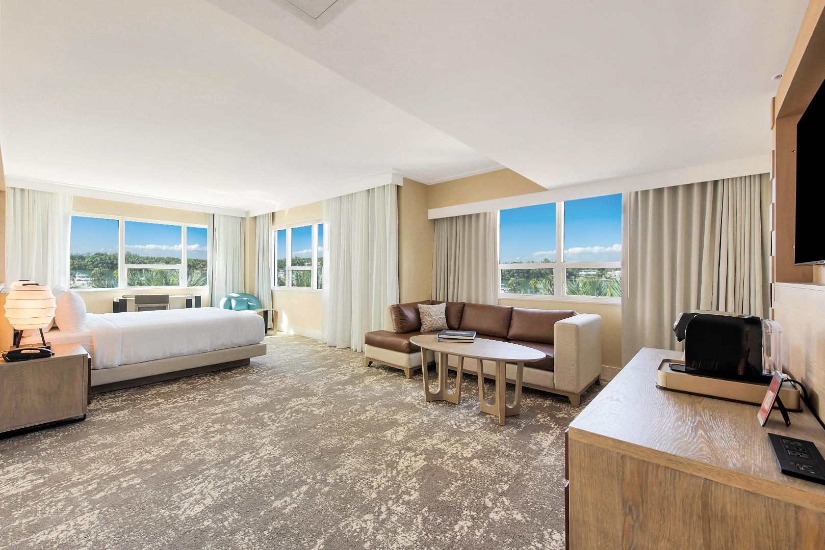 Suite King Size Bed