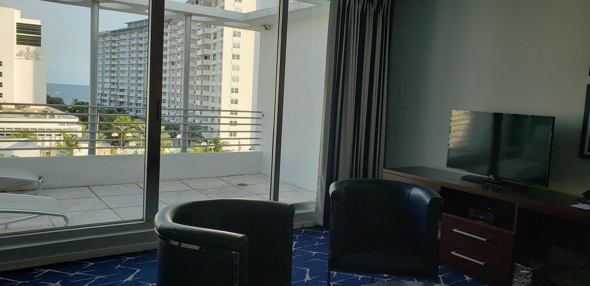 Double Partial Ocean View King Bed