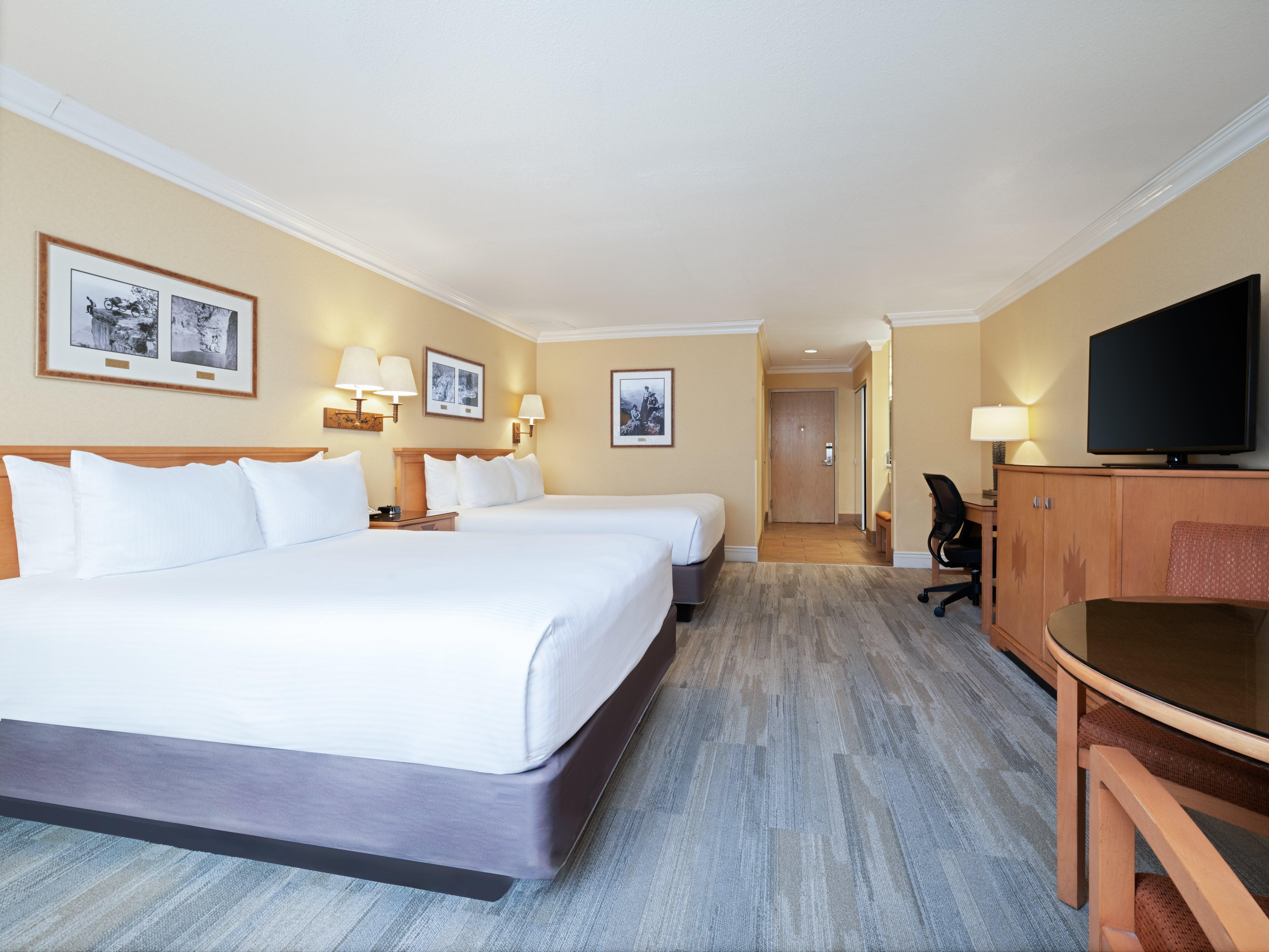 Quadruple Two Queen Beds Premium