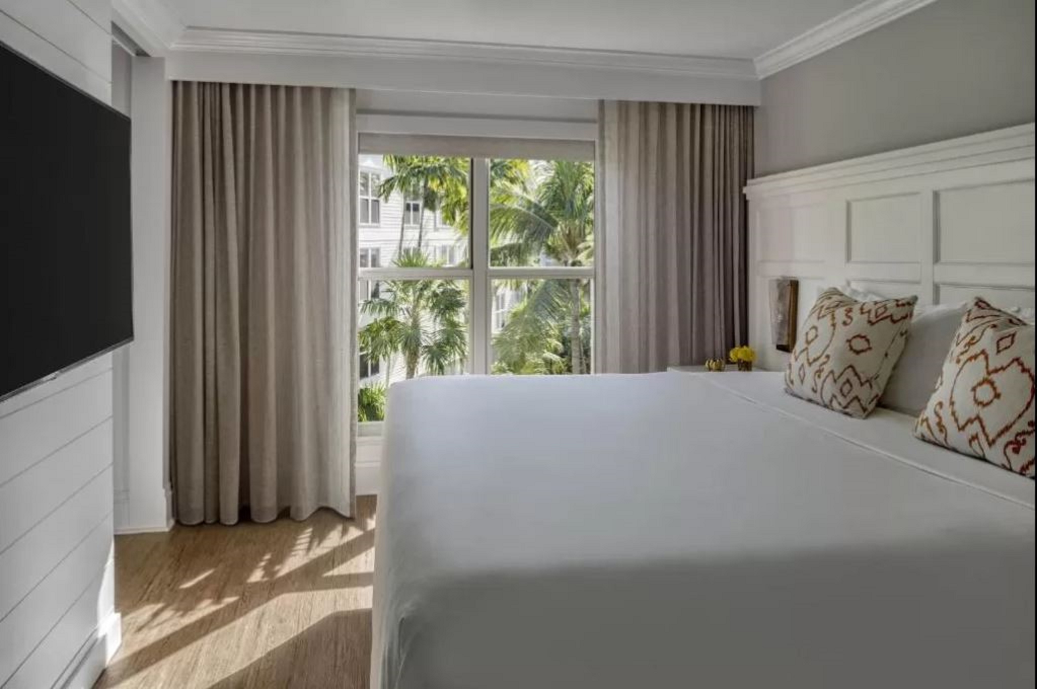 Suite King Bed One Bedroom 