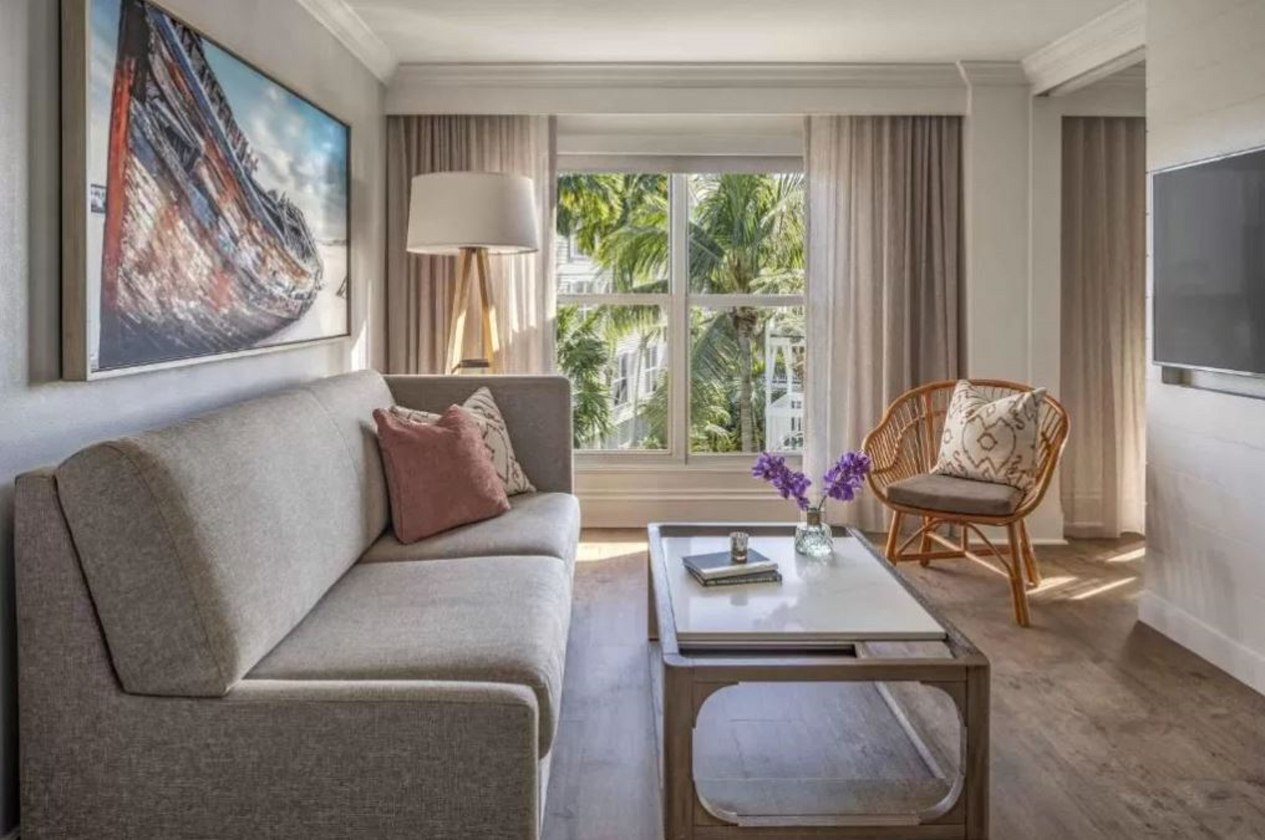 Suite Ocean Front King Bed