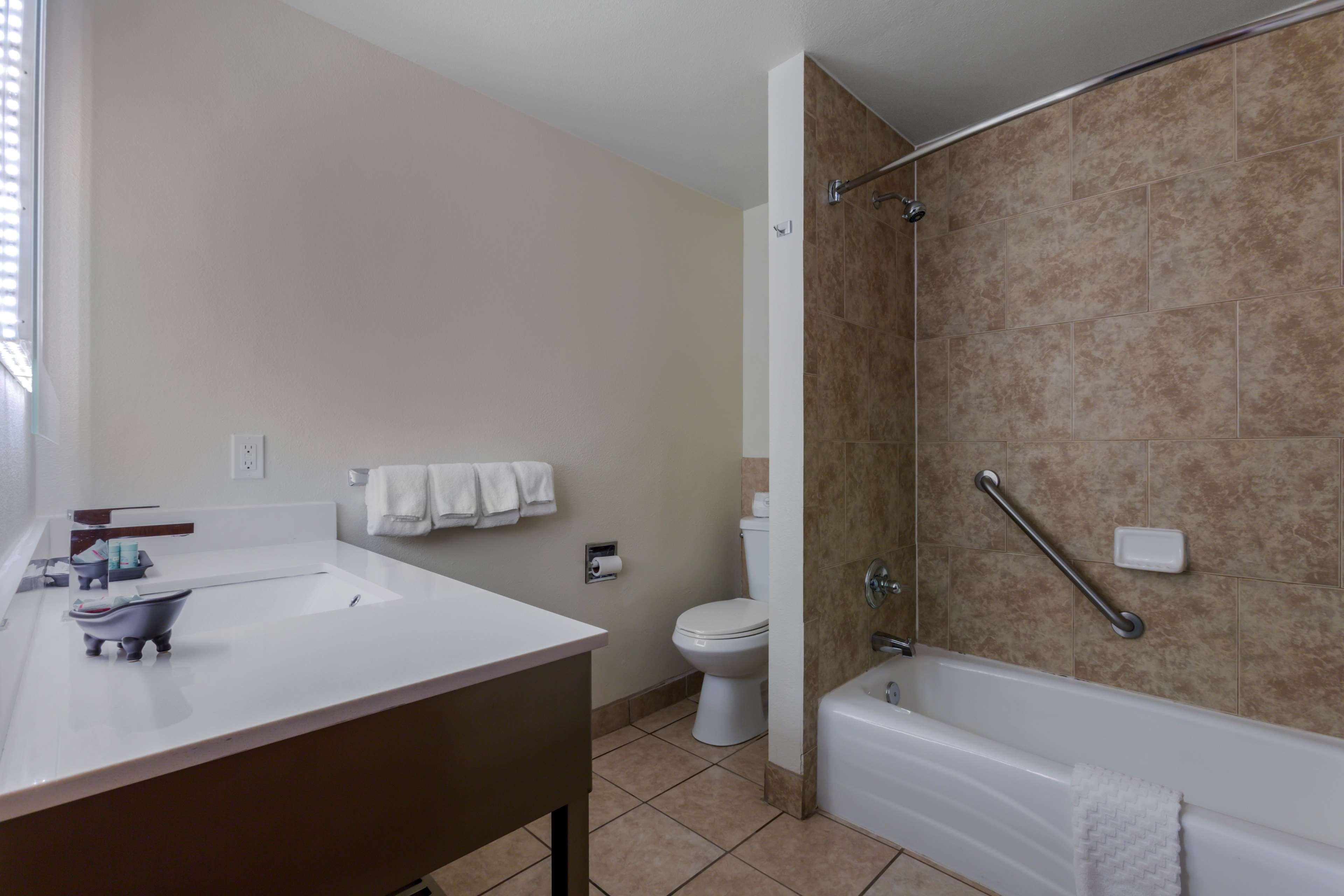 Suite Two Queen Beds Non Smoking