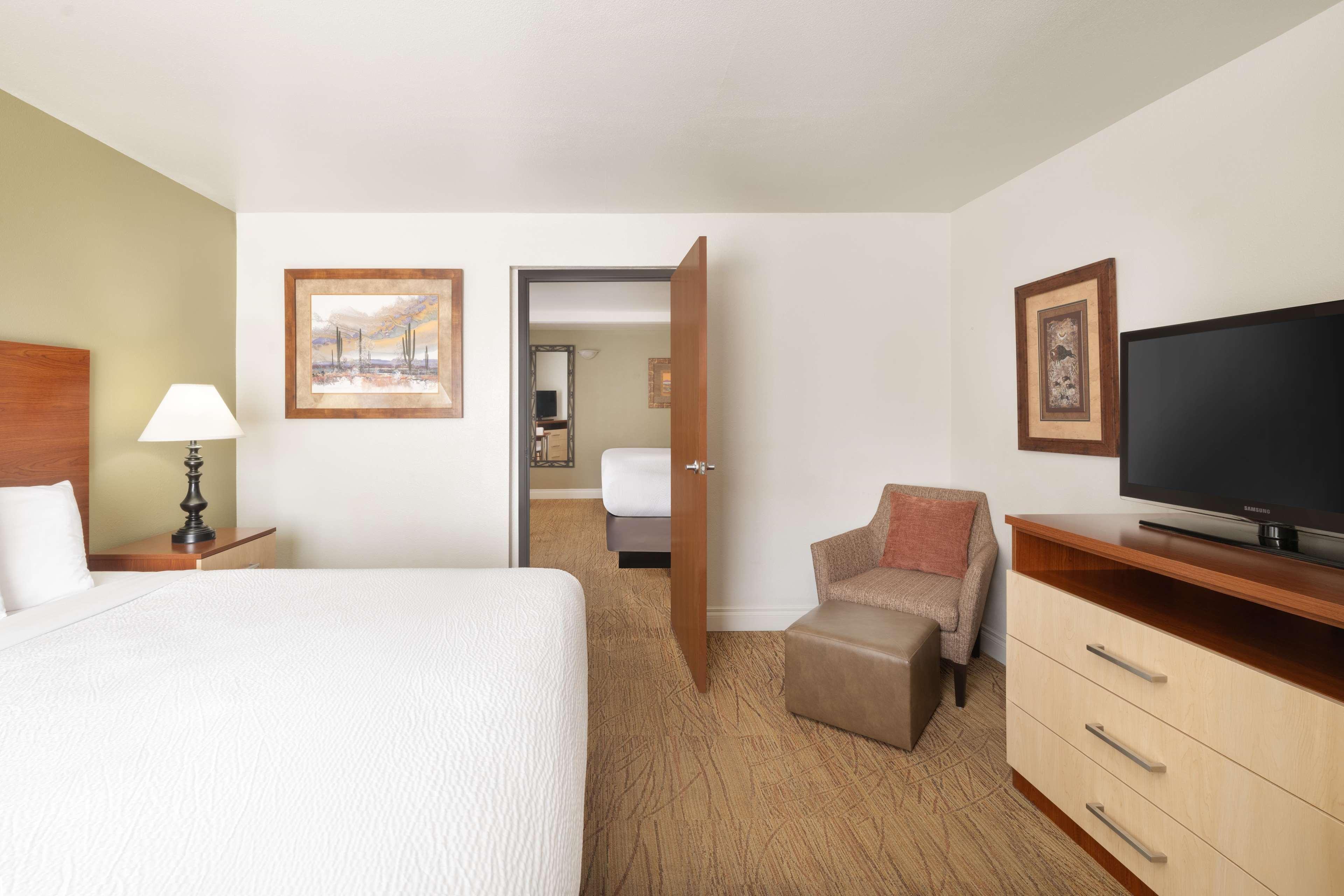 Suite Two Queen Beds Non Smoking