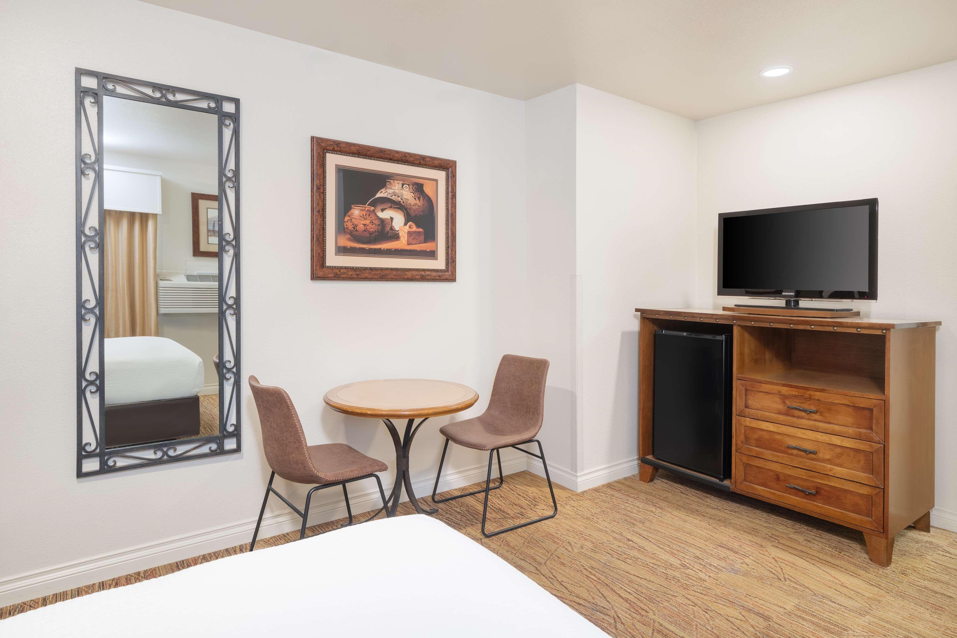 Room Queen Bed Non Smoking