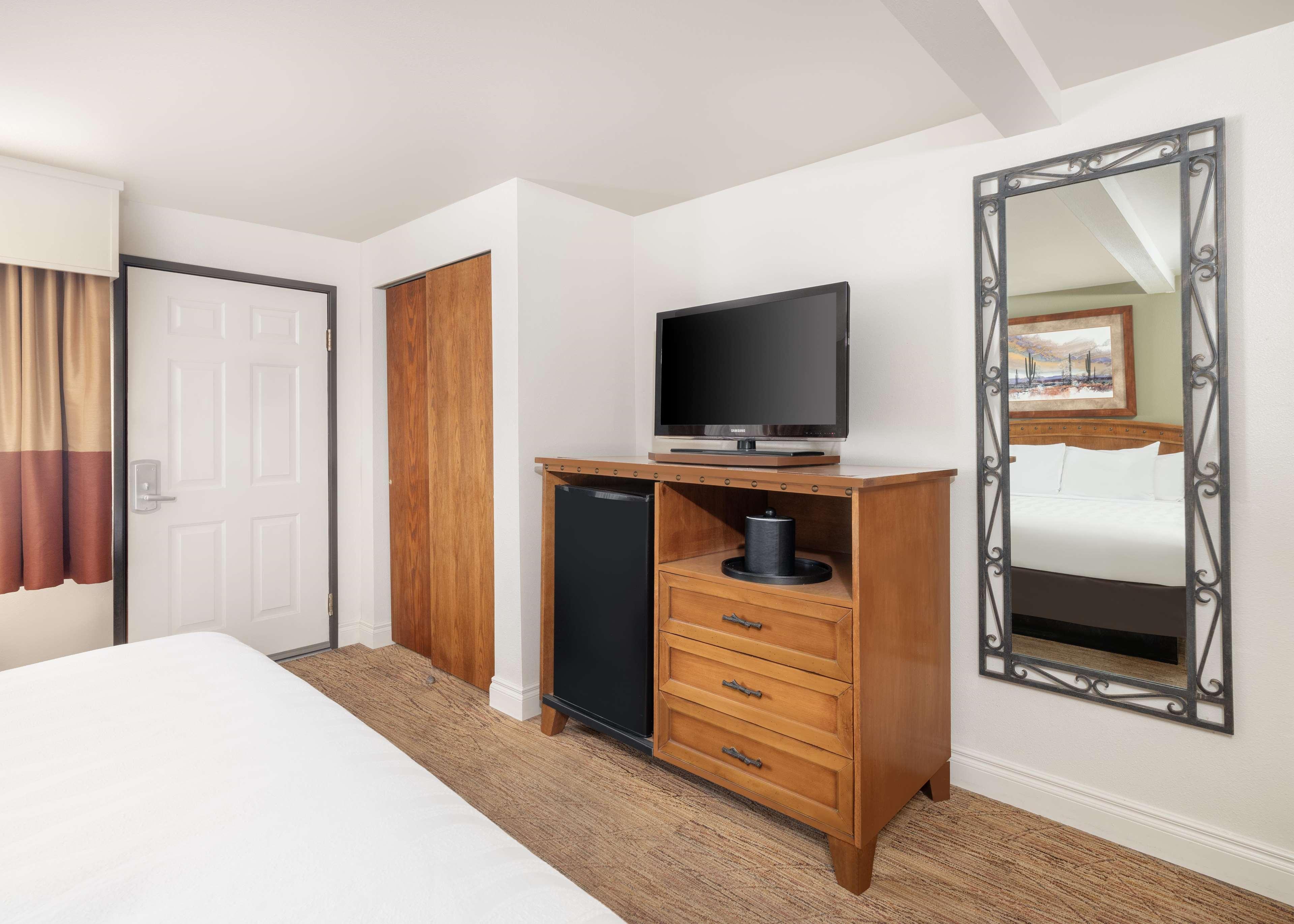 Room King Bed Non Smoking