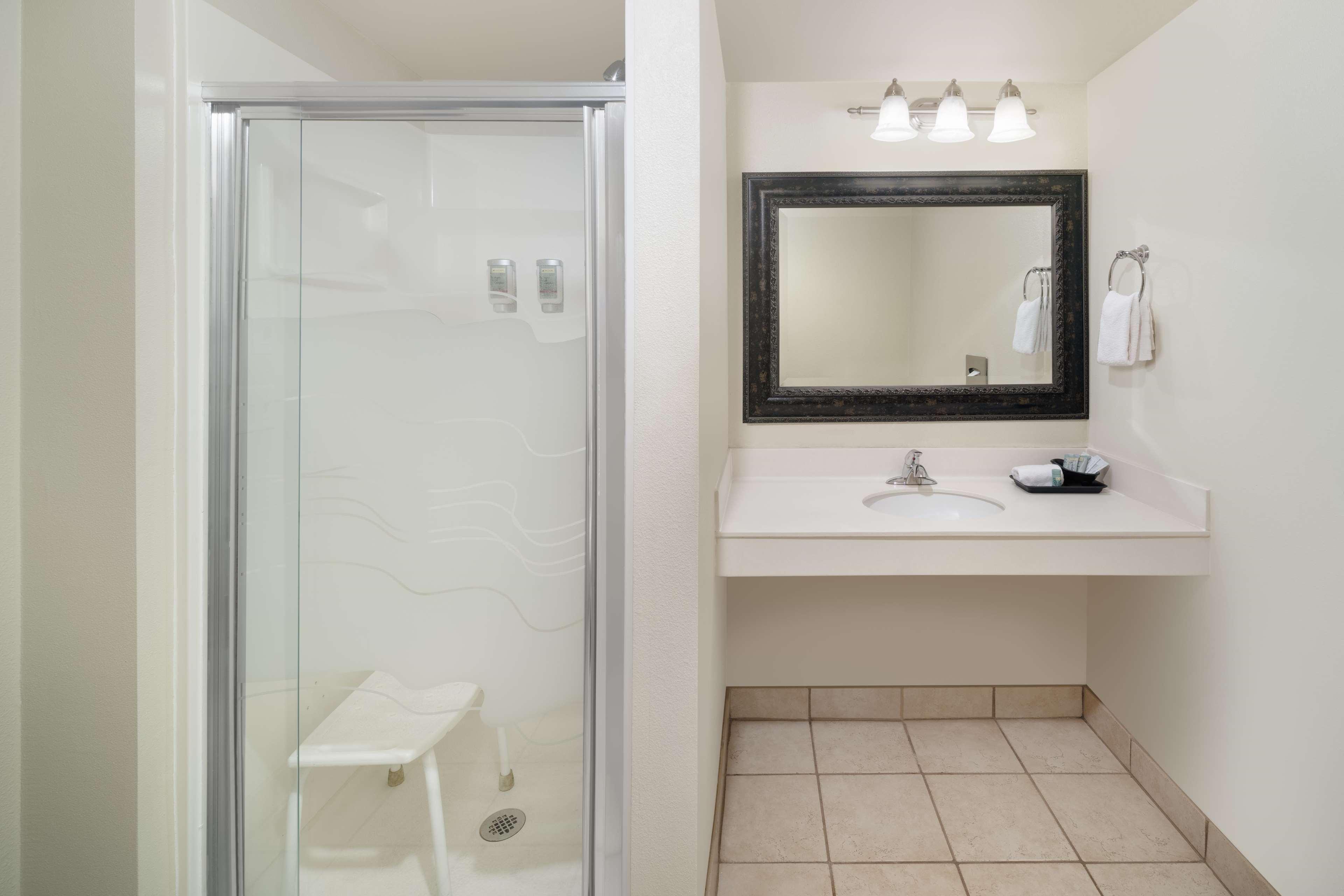 Room King Bed Non Smoking