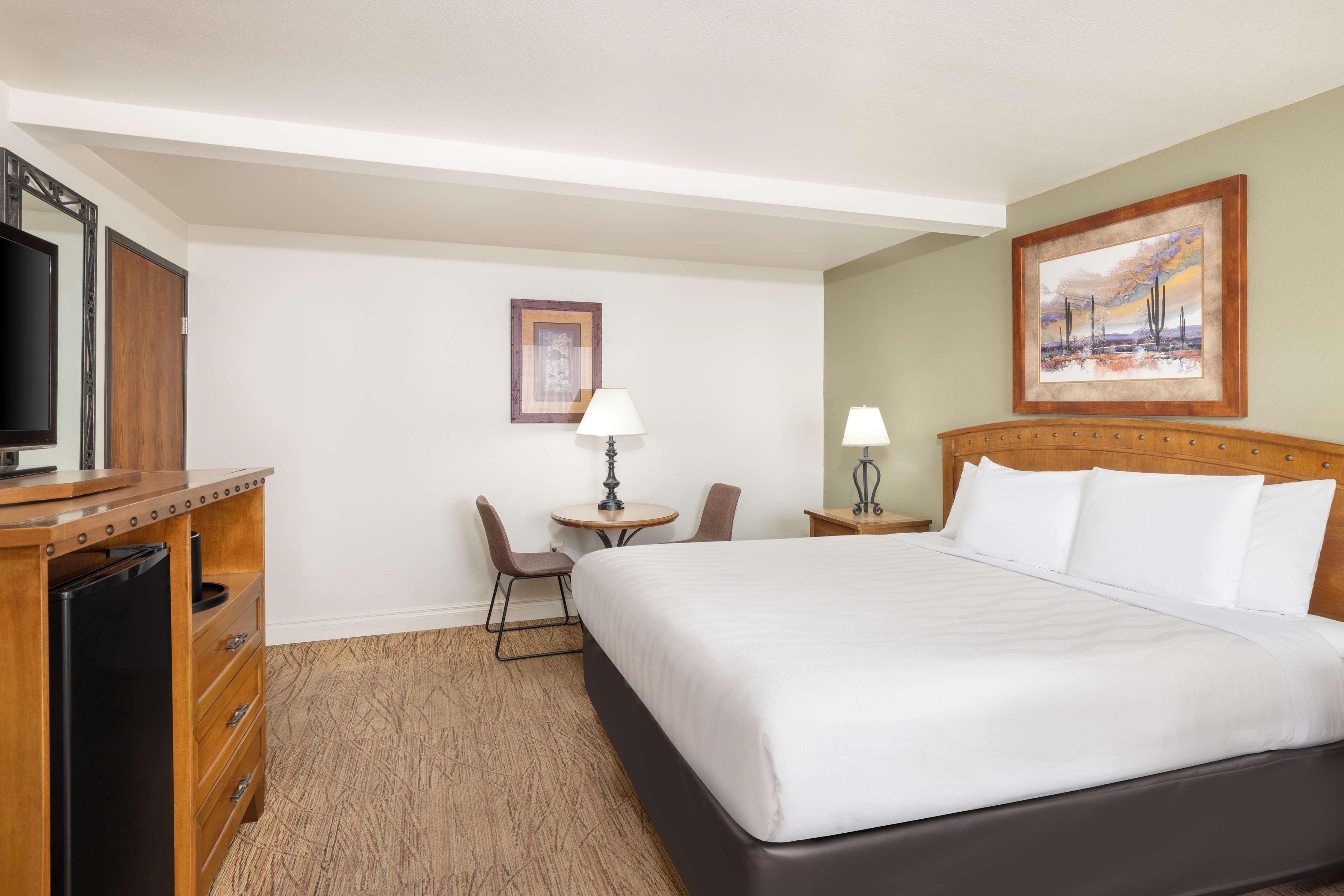 Room King Bed Non Smoking