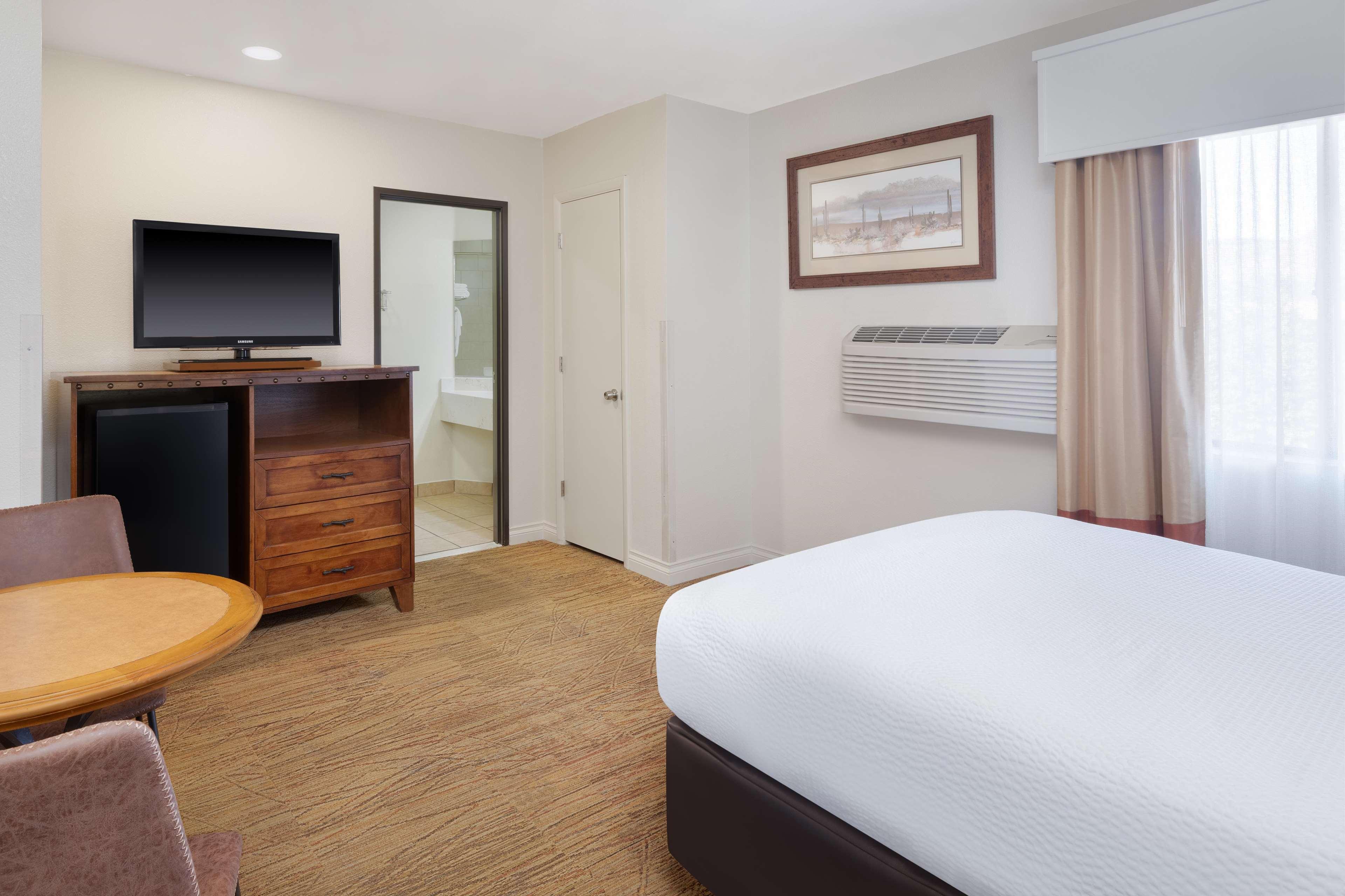 Room Queen Bed Non Smoking