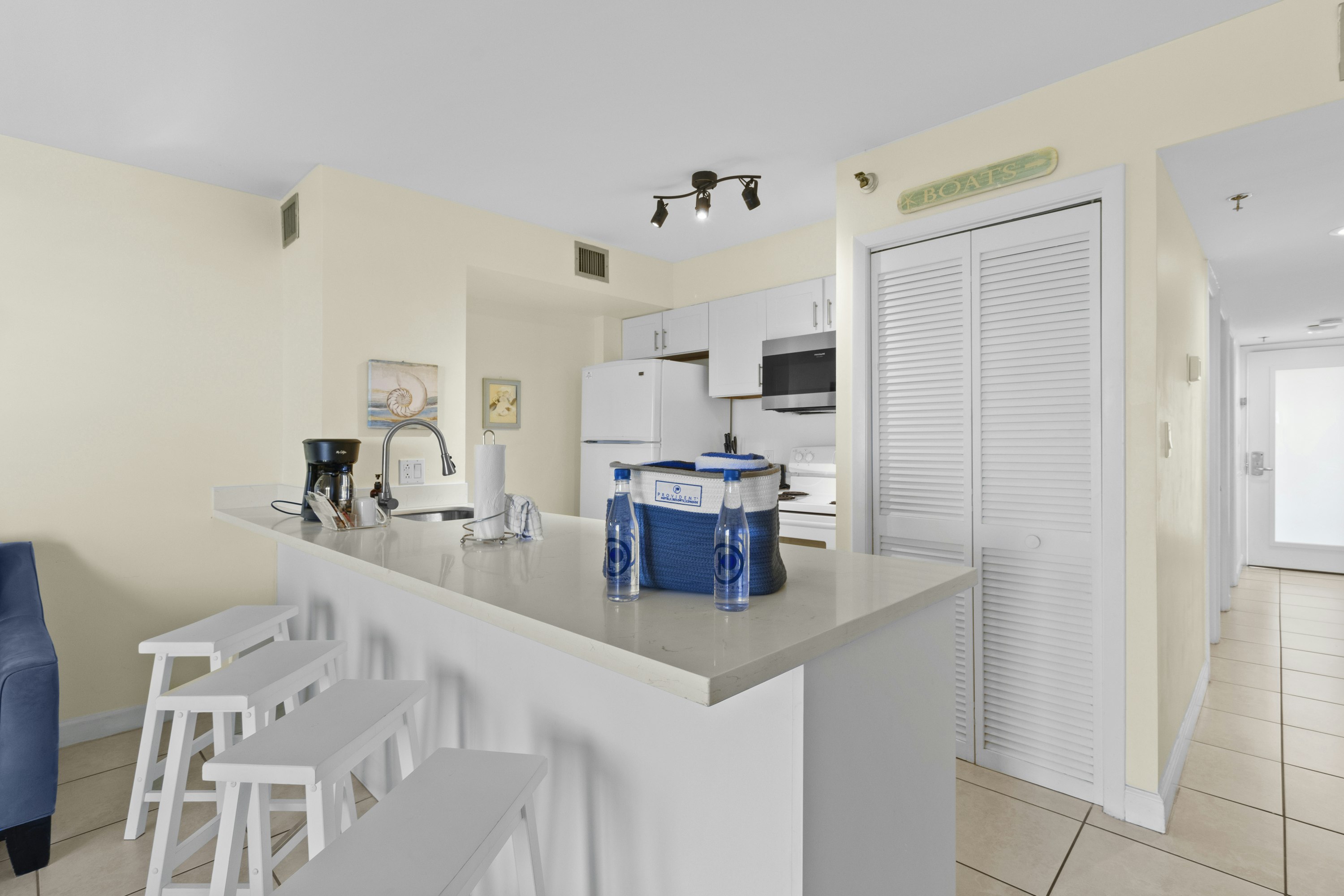 Suite Partial Ocean View One Bedroom