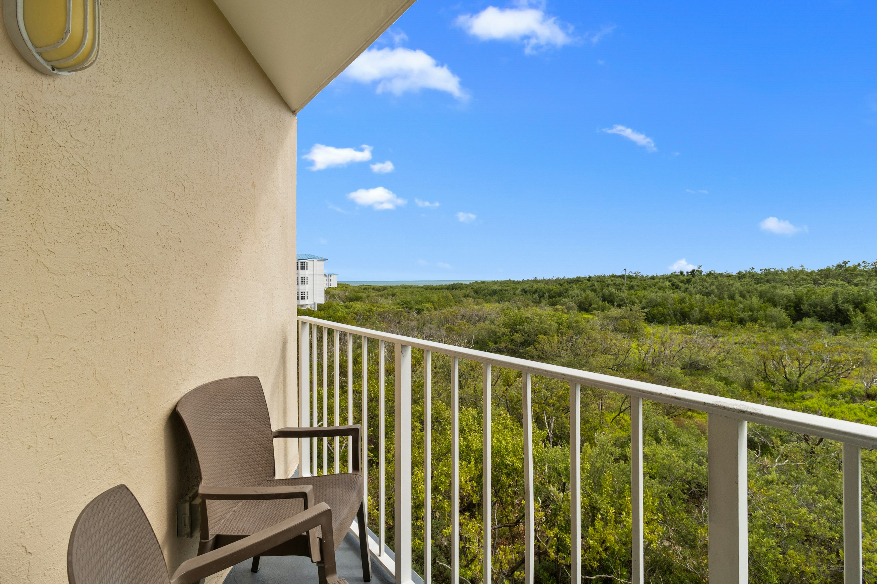 Suite Partial Ocean View One Bedroom