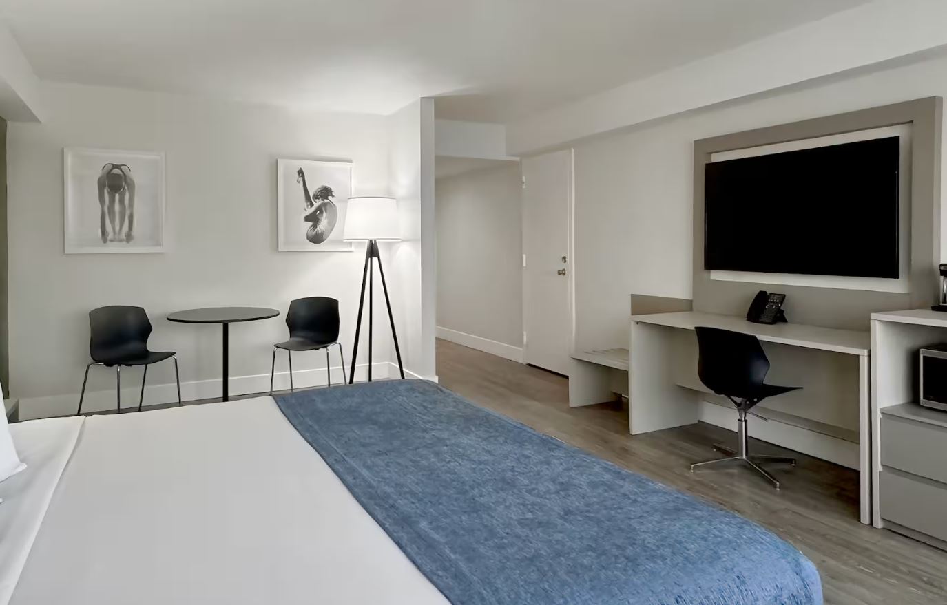 Double Deluxe King Bed